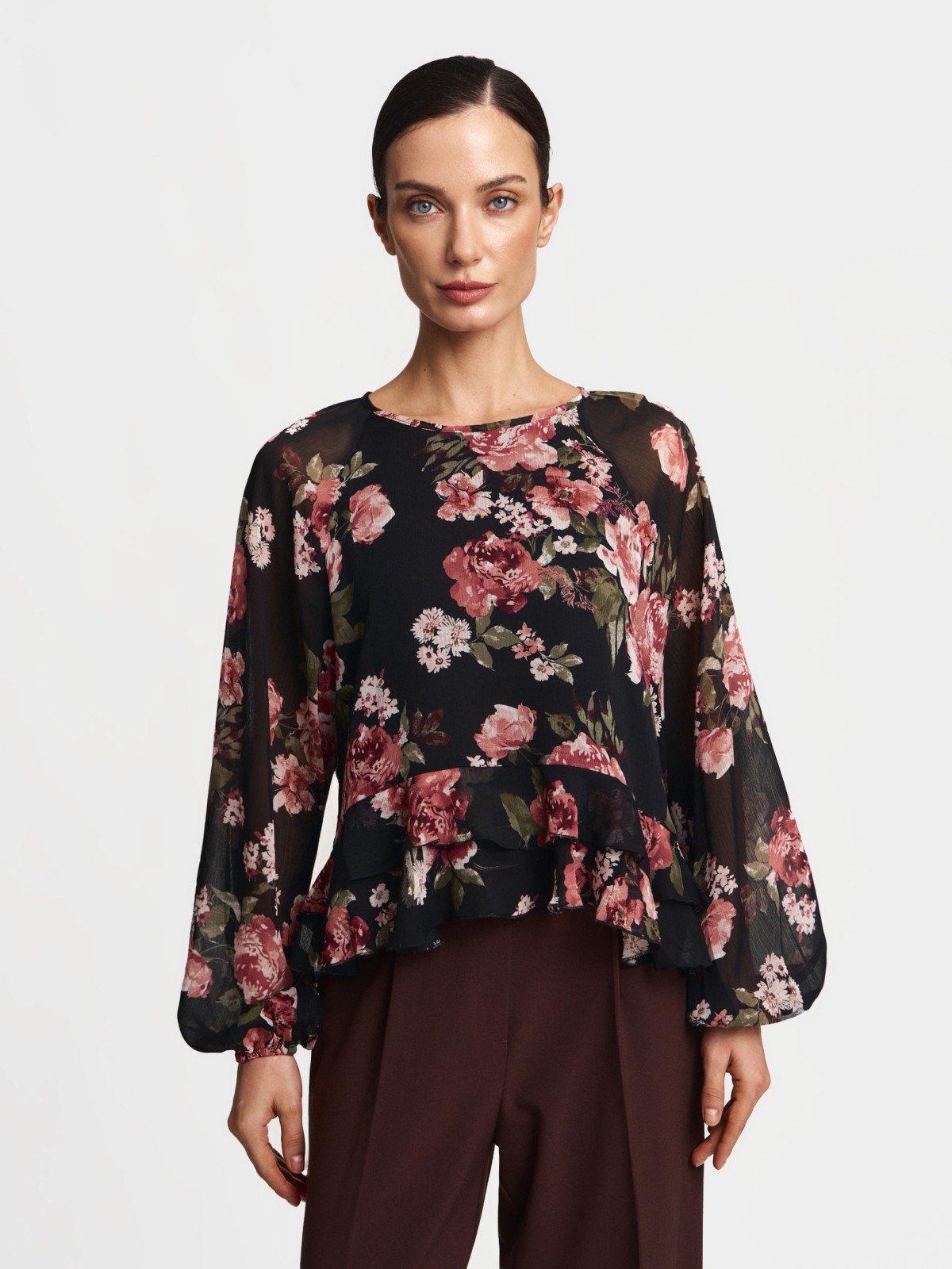 Шифоновая блузка с воланами