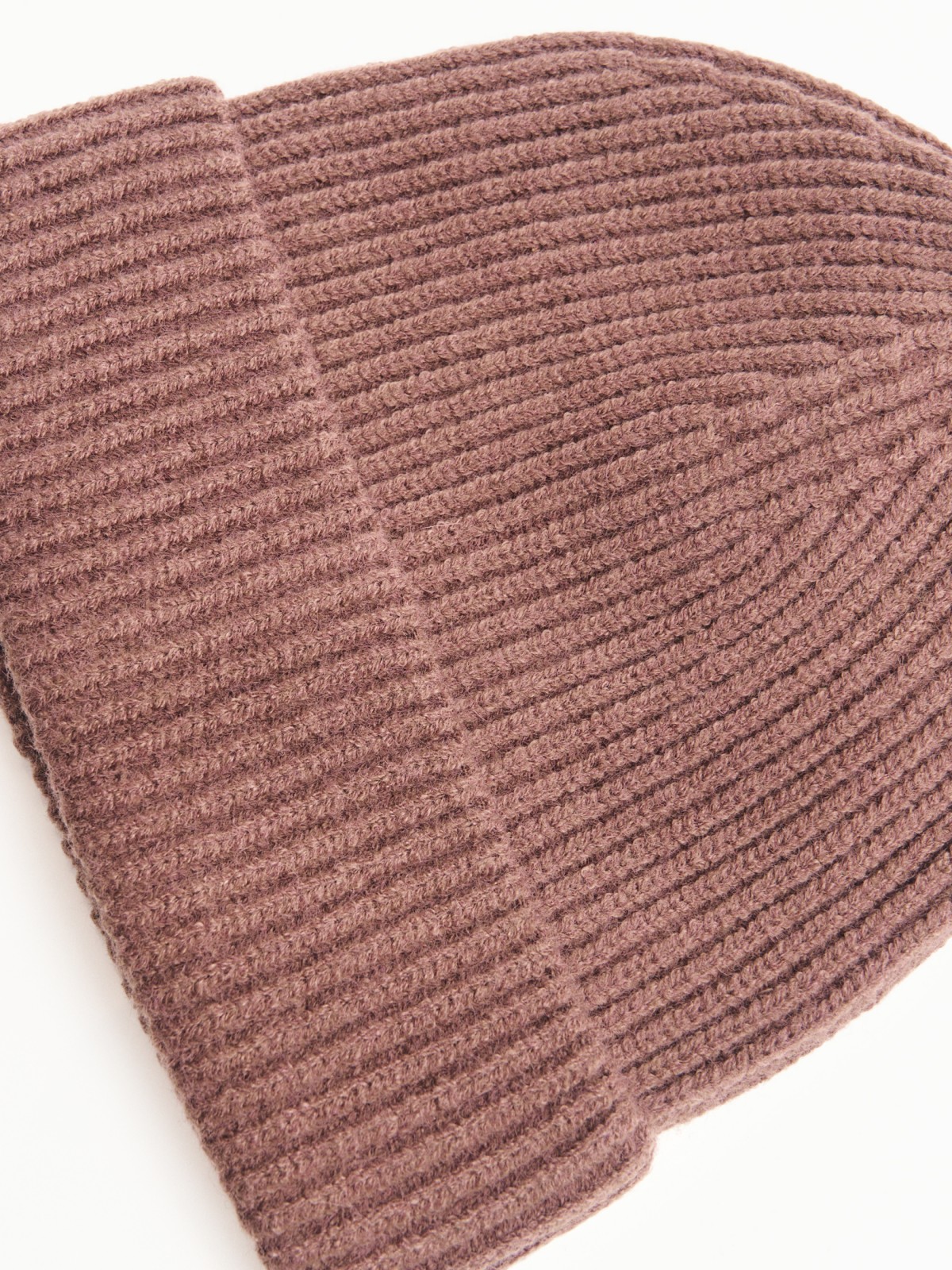 Вязаная шапка-бини с отворотом