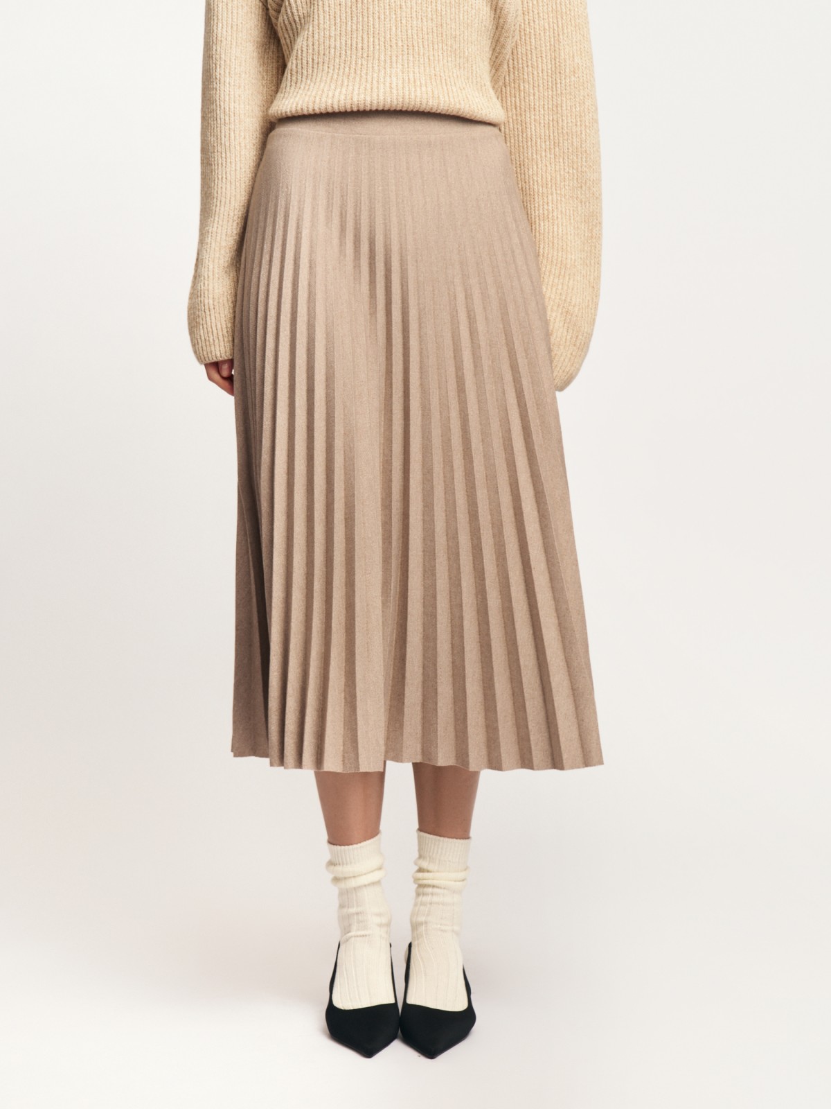 Юбка плиссе на резинке в длине миди