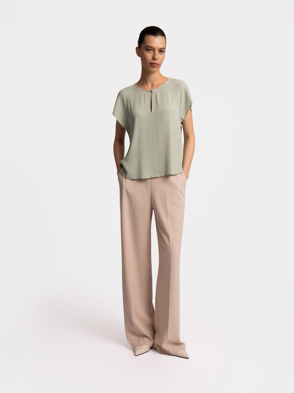 Блузка с короткими рукавами