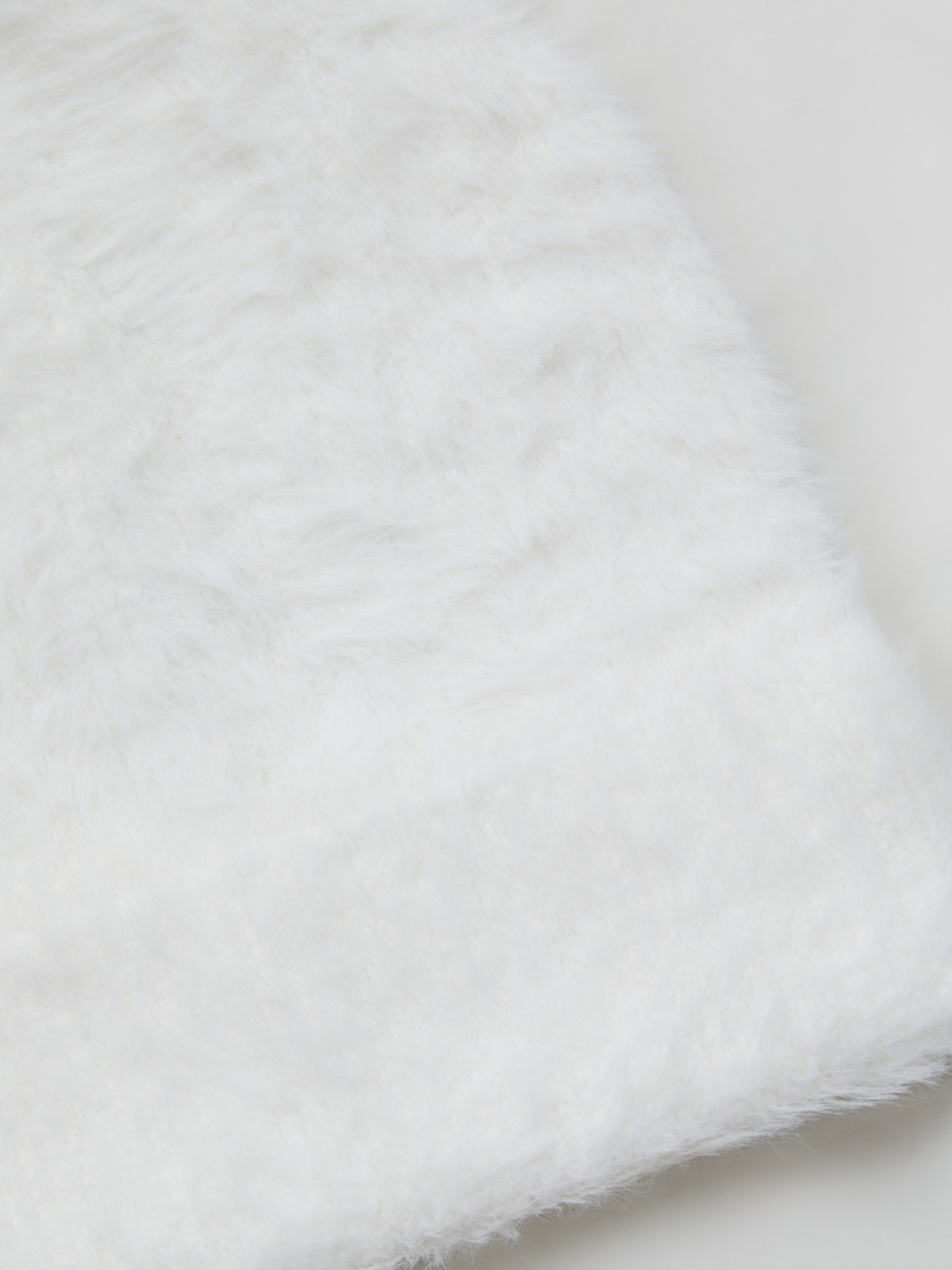 Вязаная шапка-бини с отворотом