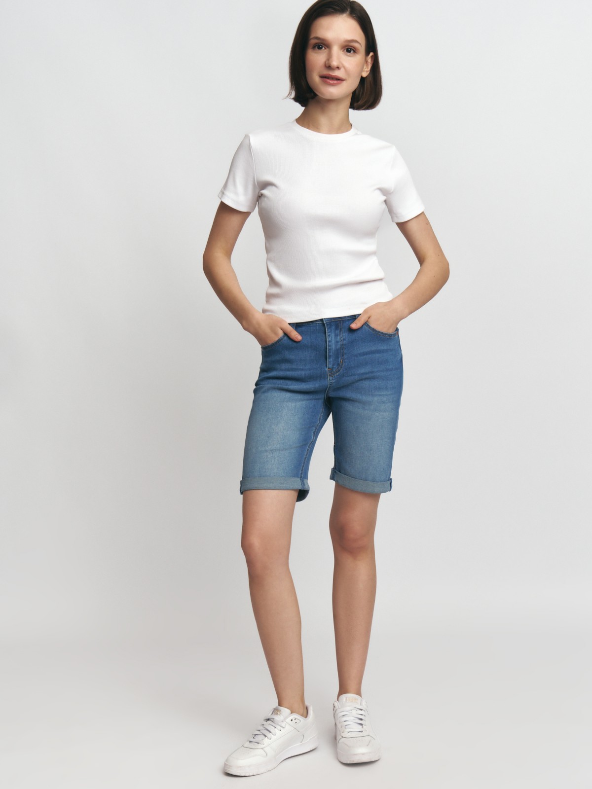 Джинсовые удлинённые шорты с отворотами