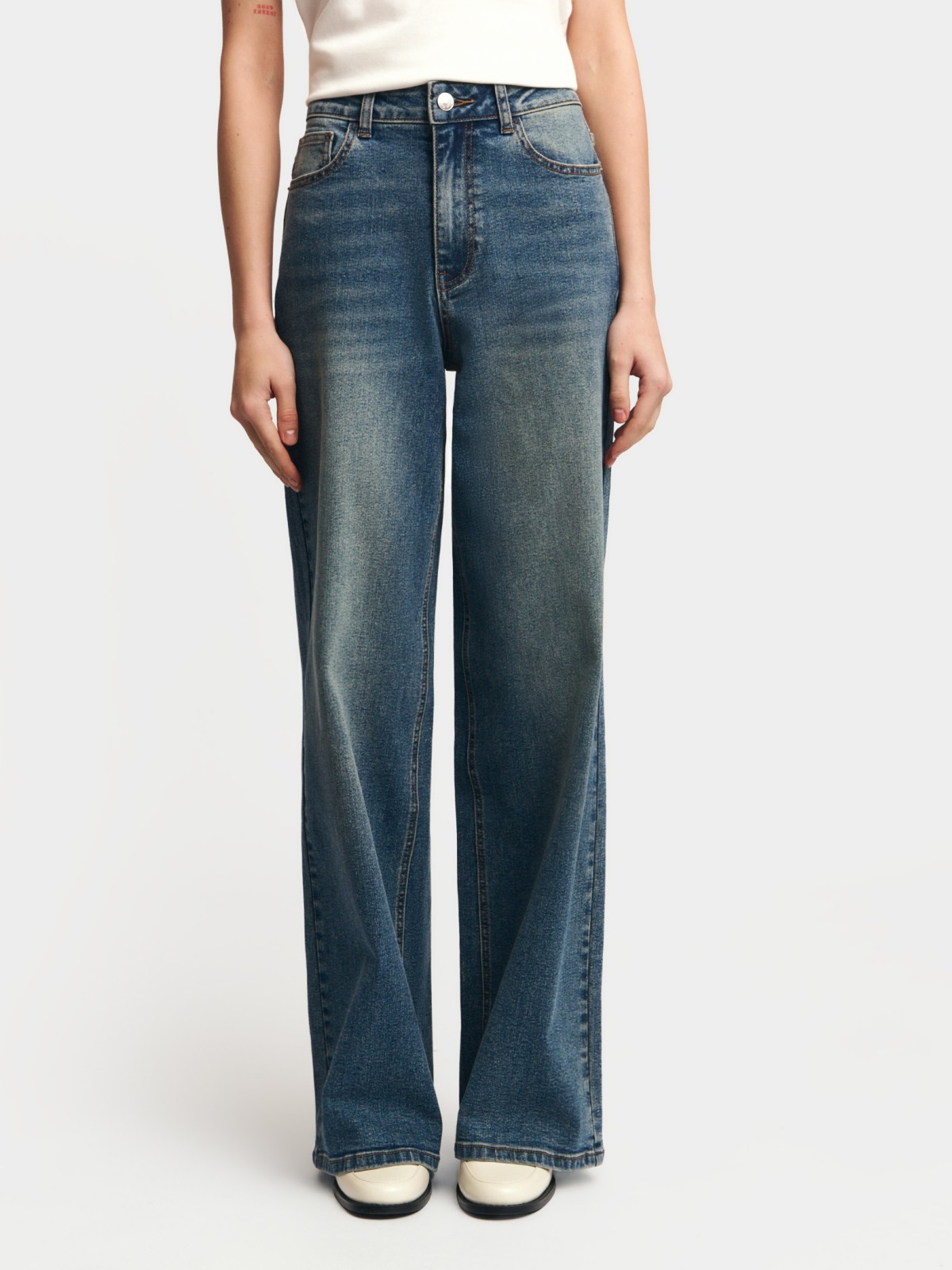 Джинсы силуэта Wide