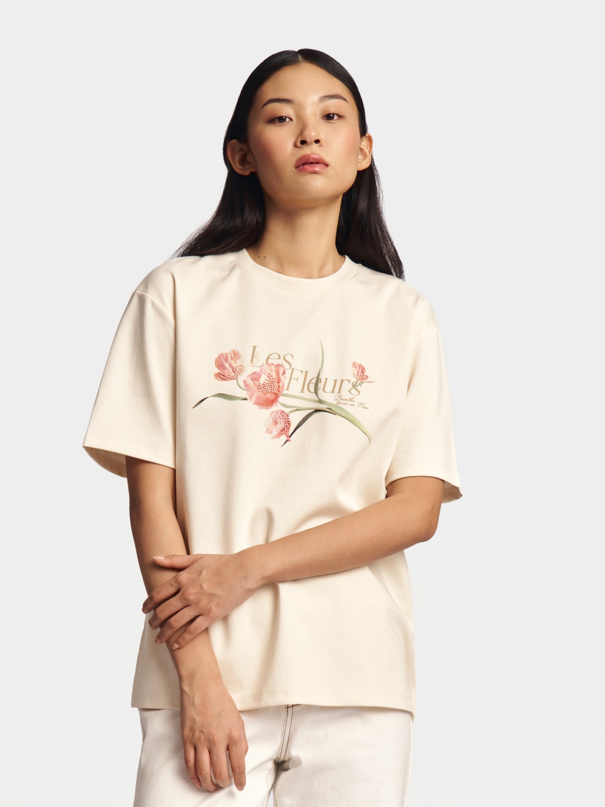 Футболка с принтом и аппликацией