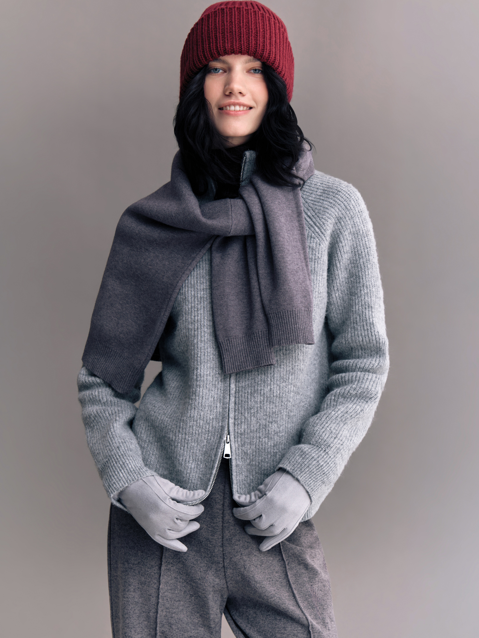 Вязаная толстовка на молнии с горлом