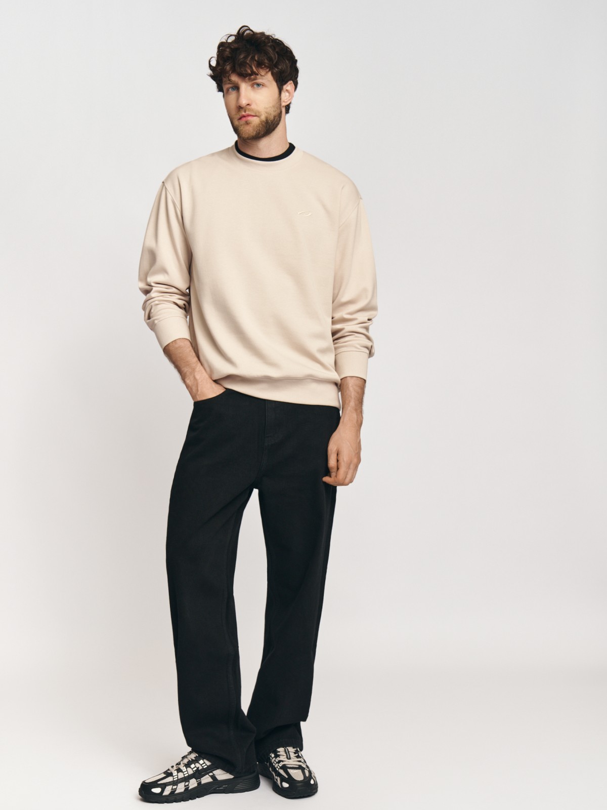 Трикотажный свитшот однотонный