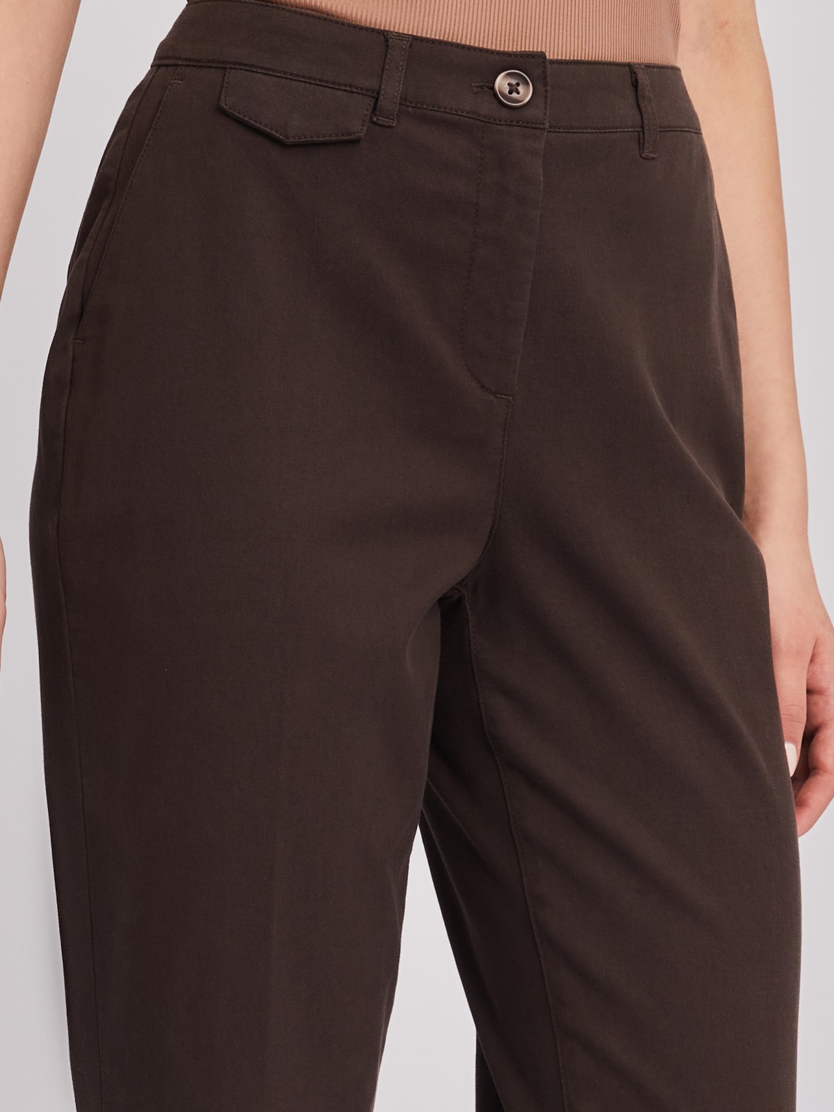 Брюки-чинос со средней посадкой