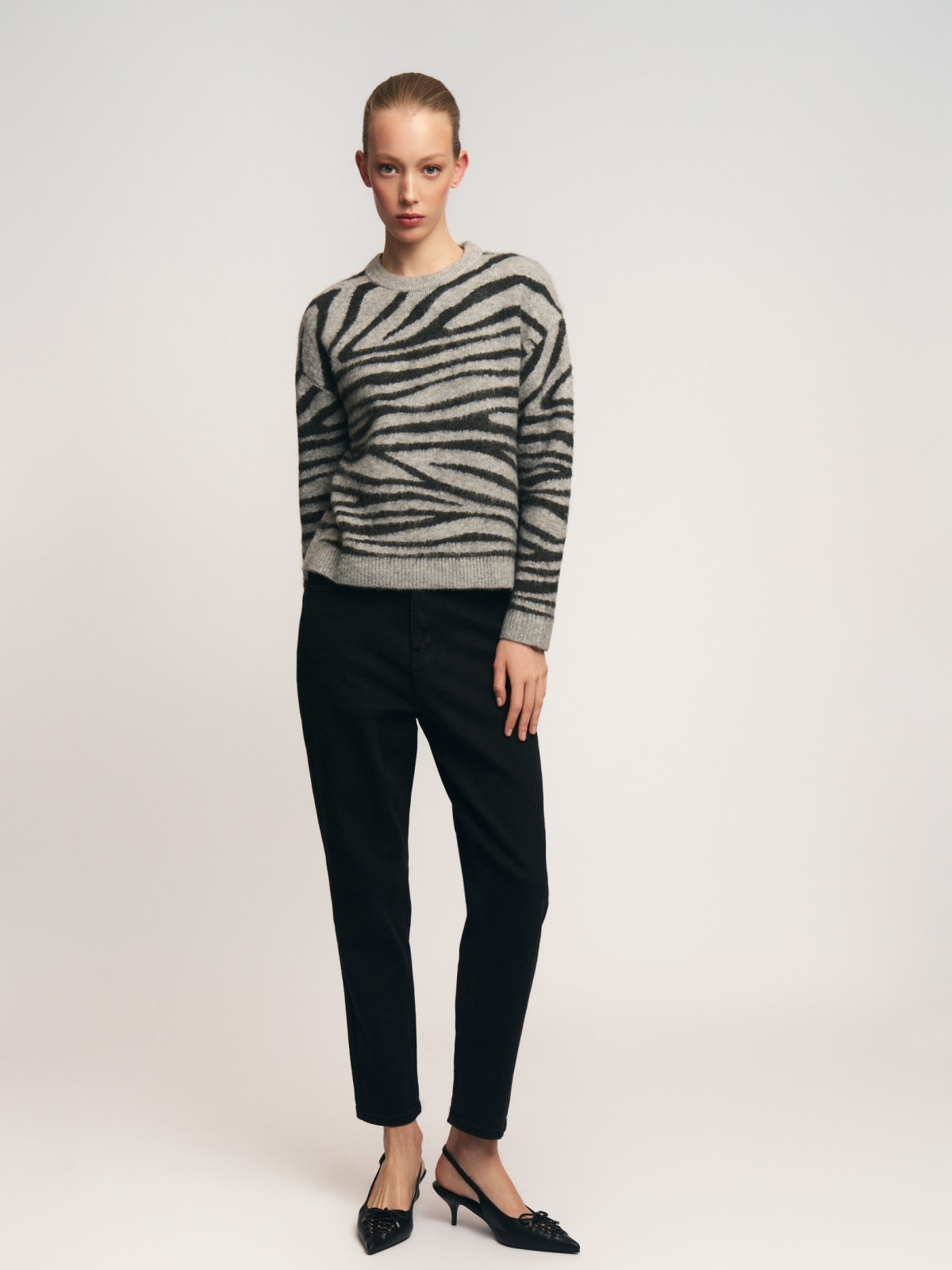 Утеплённые джинсы силуэта Mom Comfort с начёсом