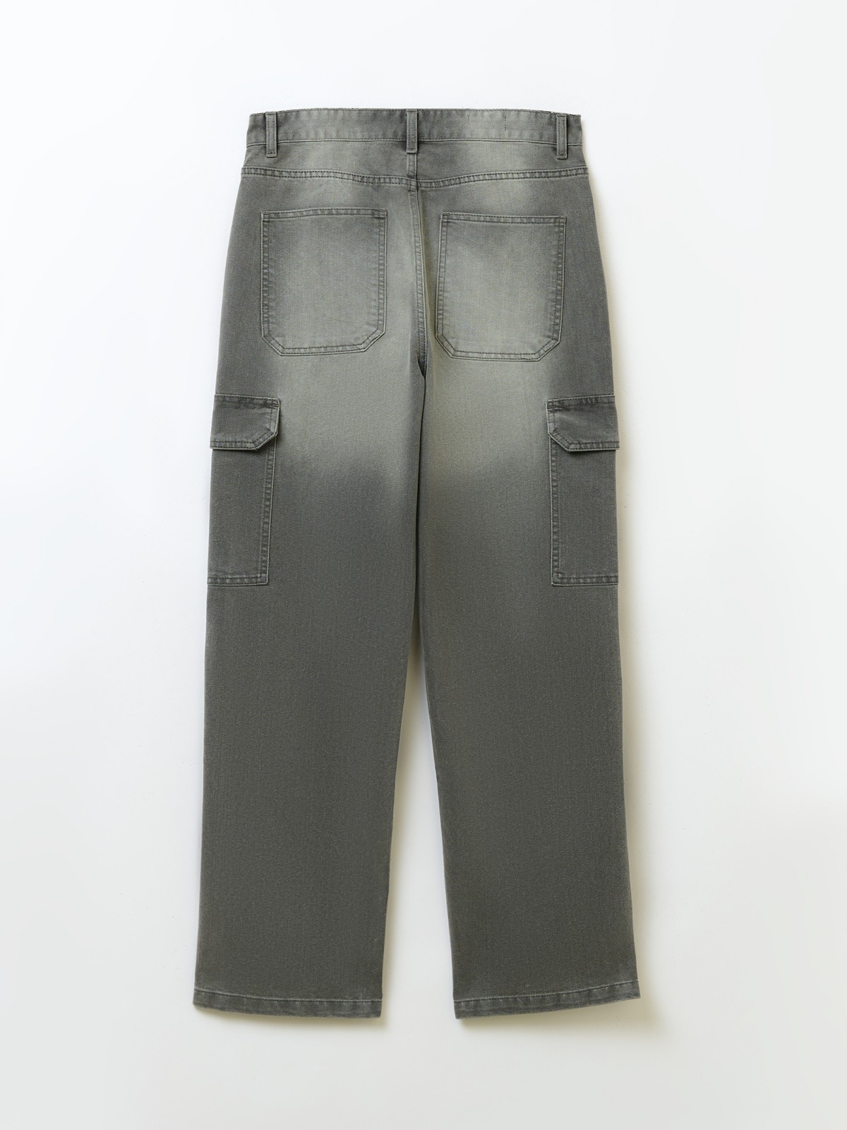 Джинсы фасона Loose с карманами карго