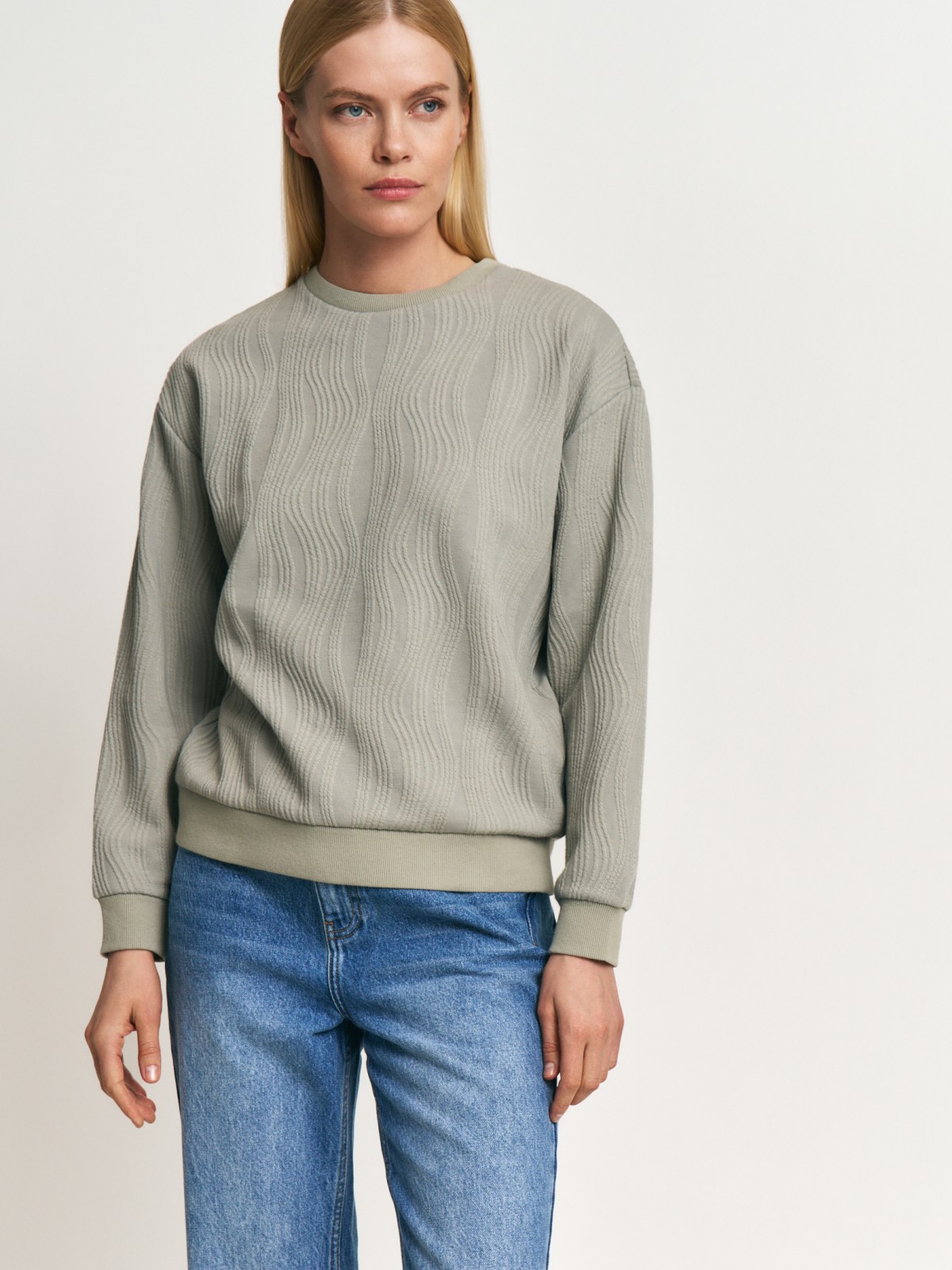 Трикотажный свитшот с фактурным узором