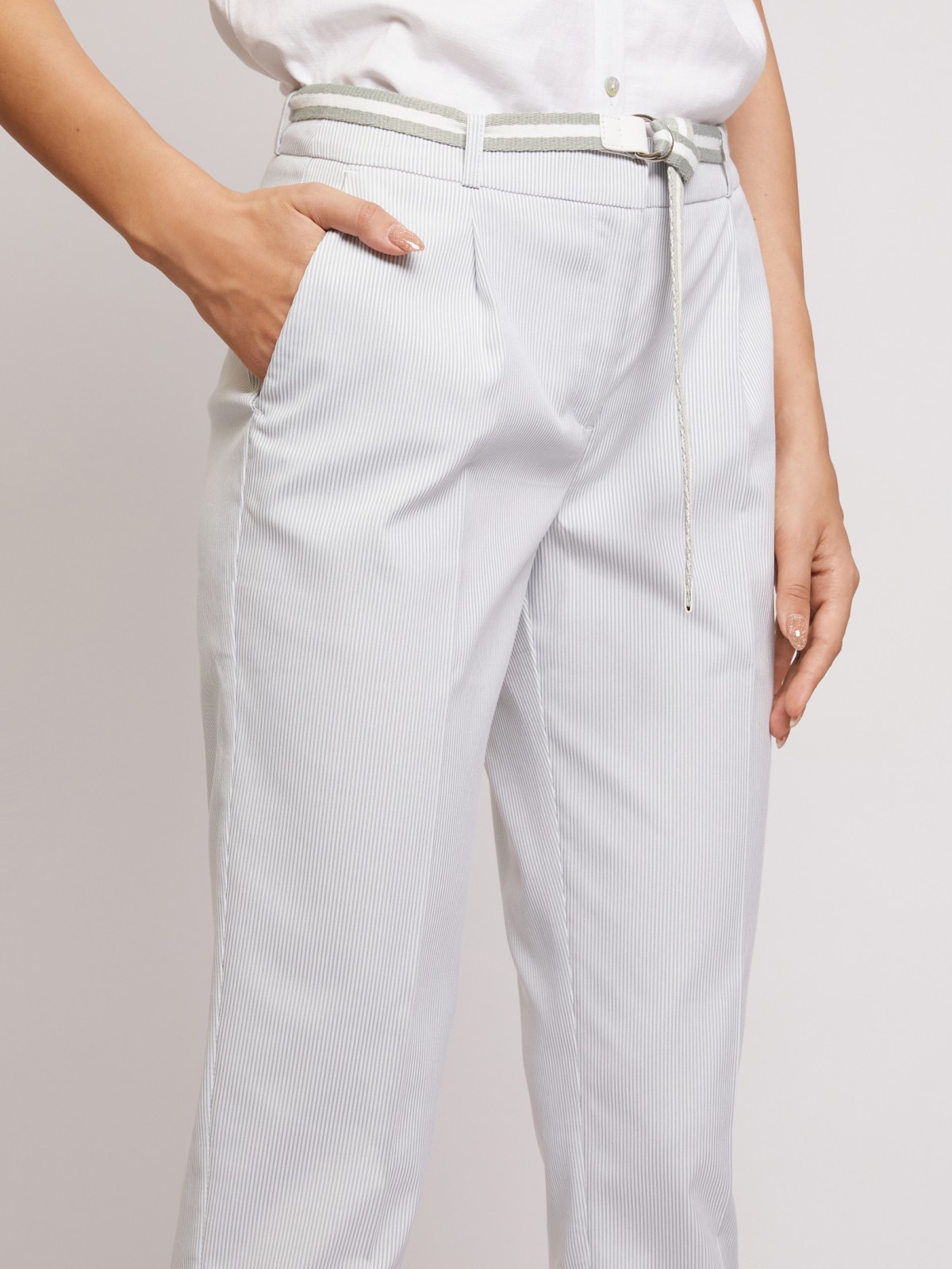 Брюки в тонкую полоску Брюки в тонкую полоску