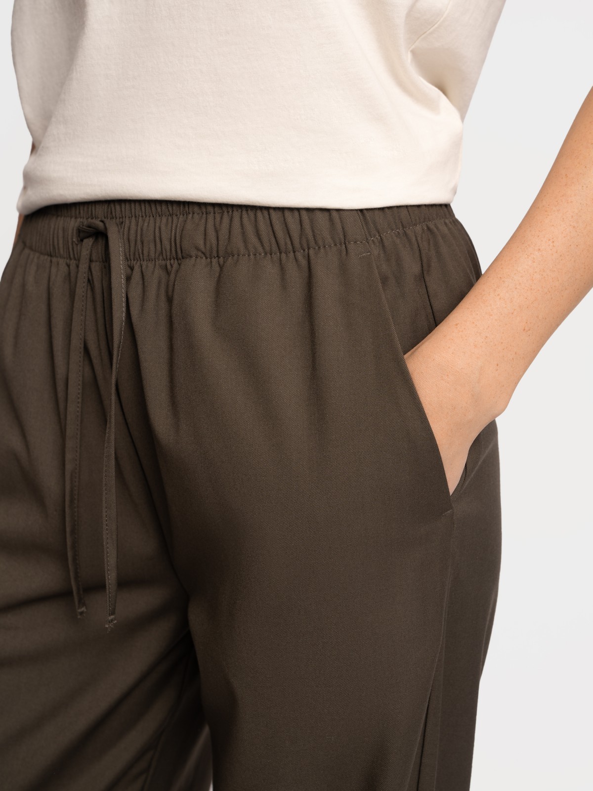 Прямые брюки на резинке с кулиской