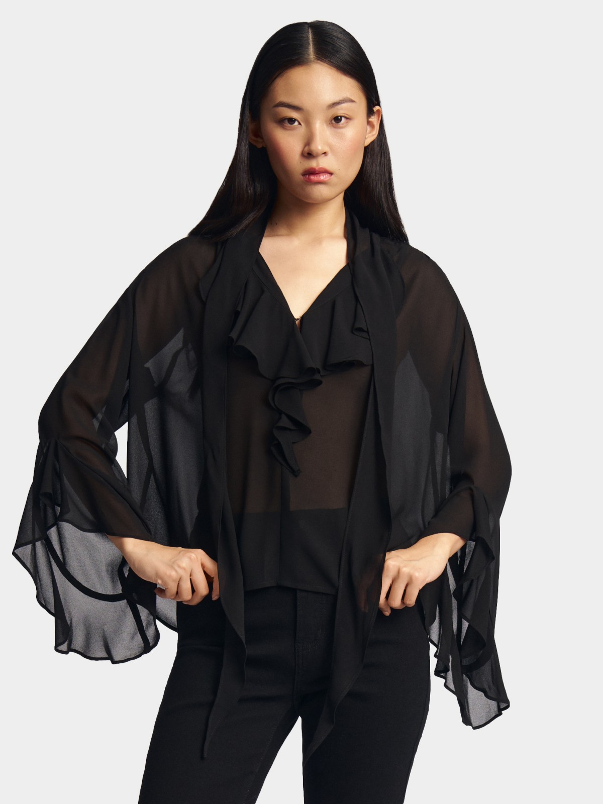 Шифоновая блузка с воланами и бантом