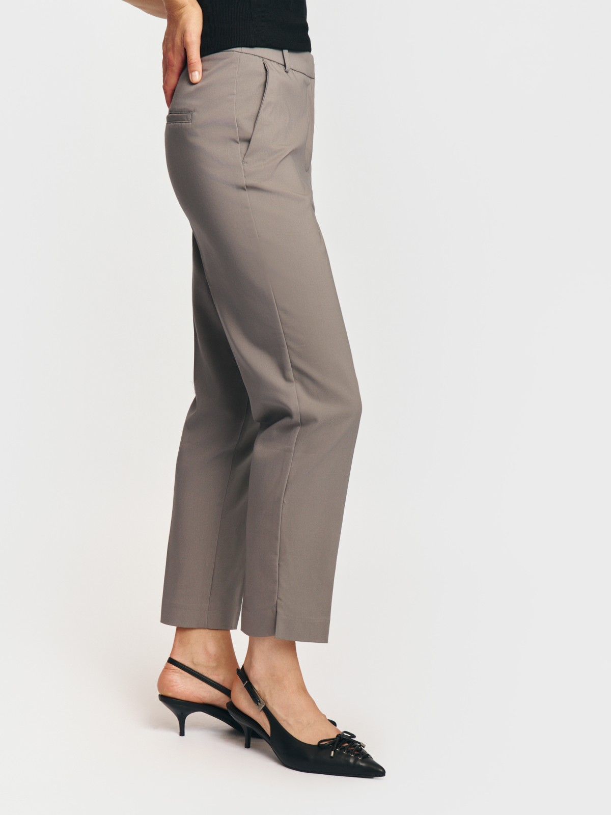 Офисные брюки силуэта Slim