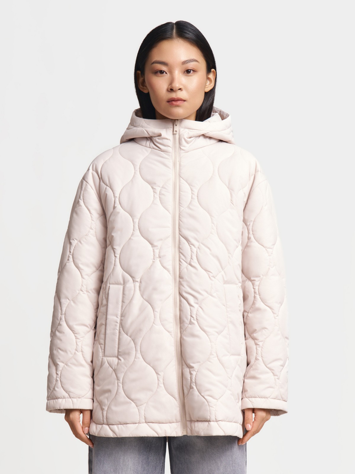 Стёганая куртка с капюшоном на синтепоне