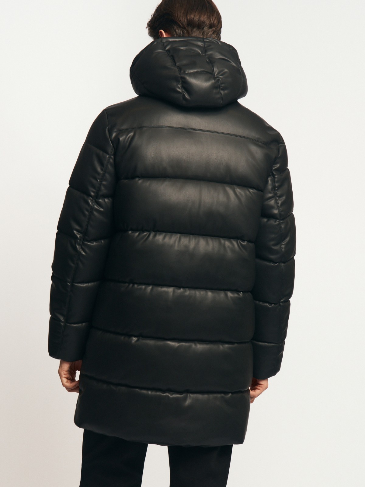 Тёплая куртка из экокожи с капюшоном