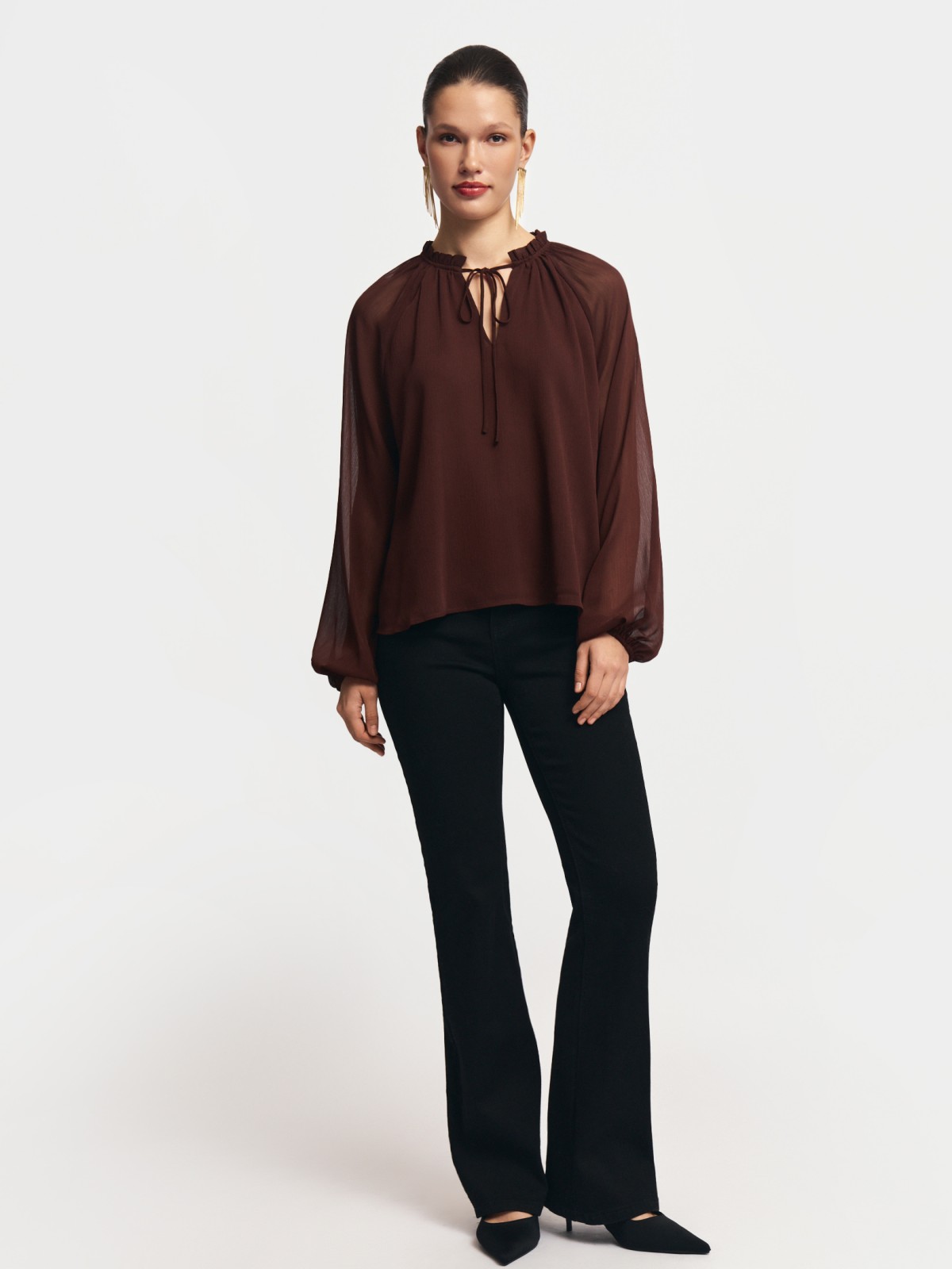 Блузка из шифона с завязками 