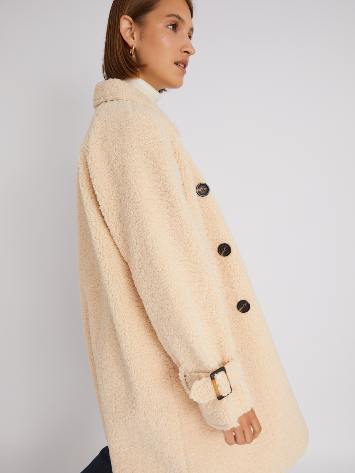 Удлинённая шуба-пальто оверсайз силуэта из искусственного меха под овчину zolla 02333550L114, цвет молоко, размер XS - фото 4
