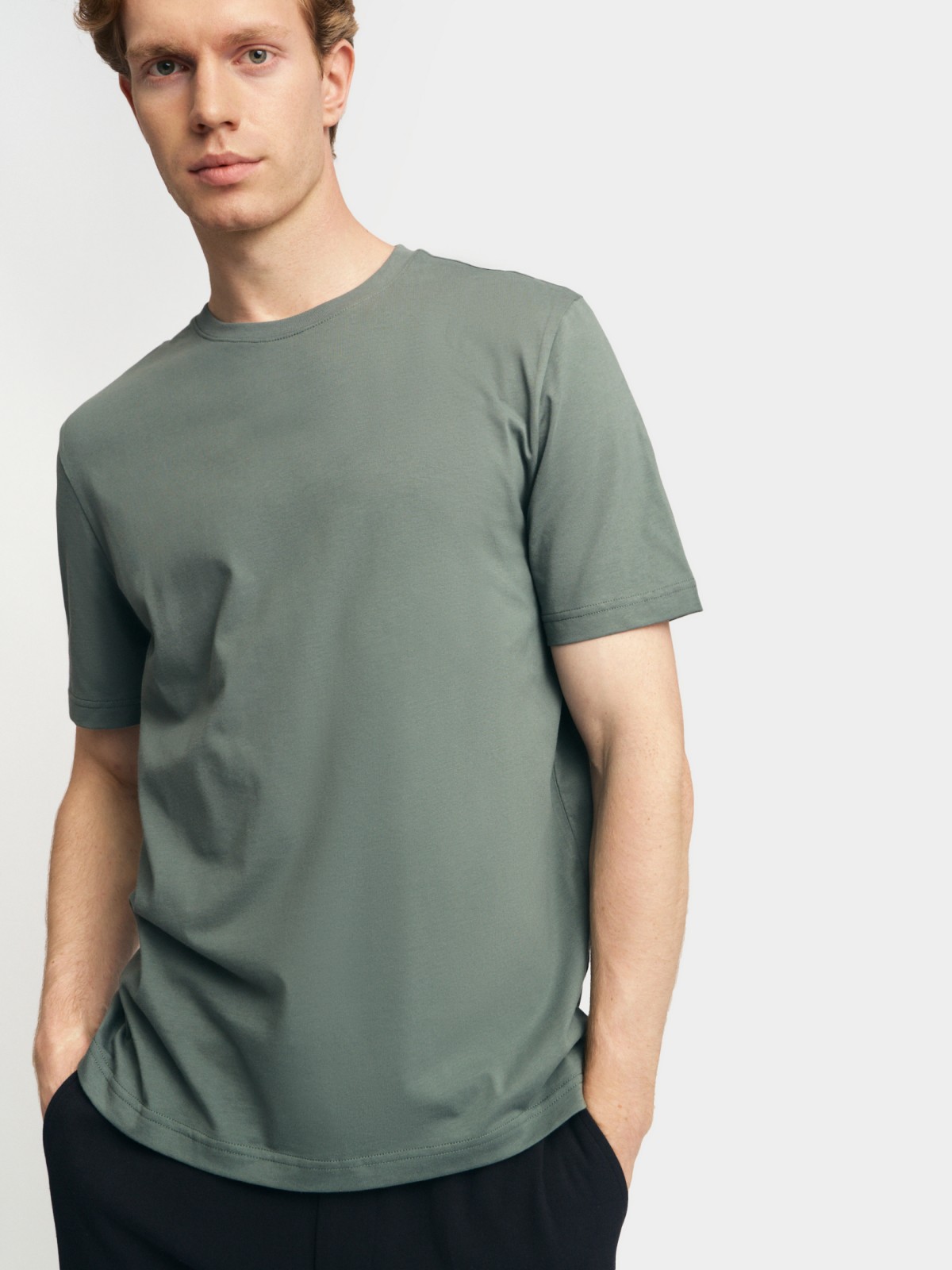 Однотонная футболка из хлопка