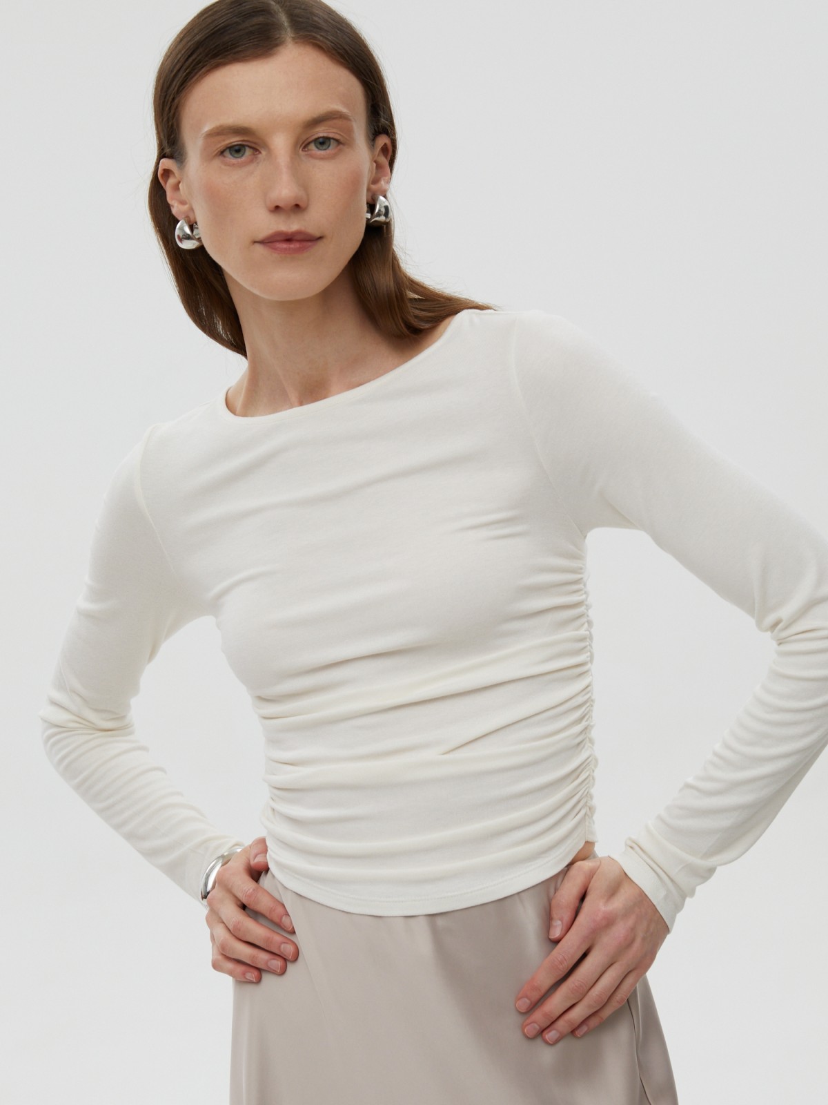 Трикотажный лонгслив с драпировкой