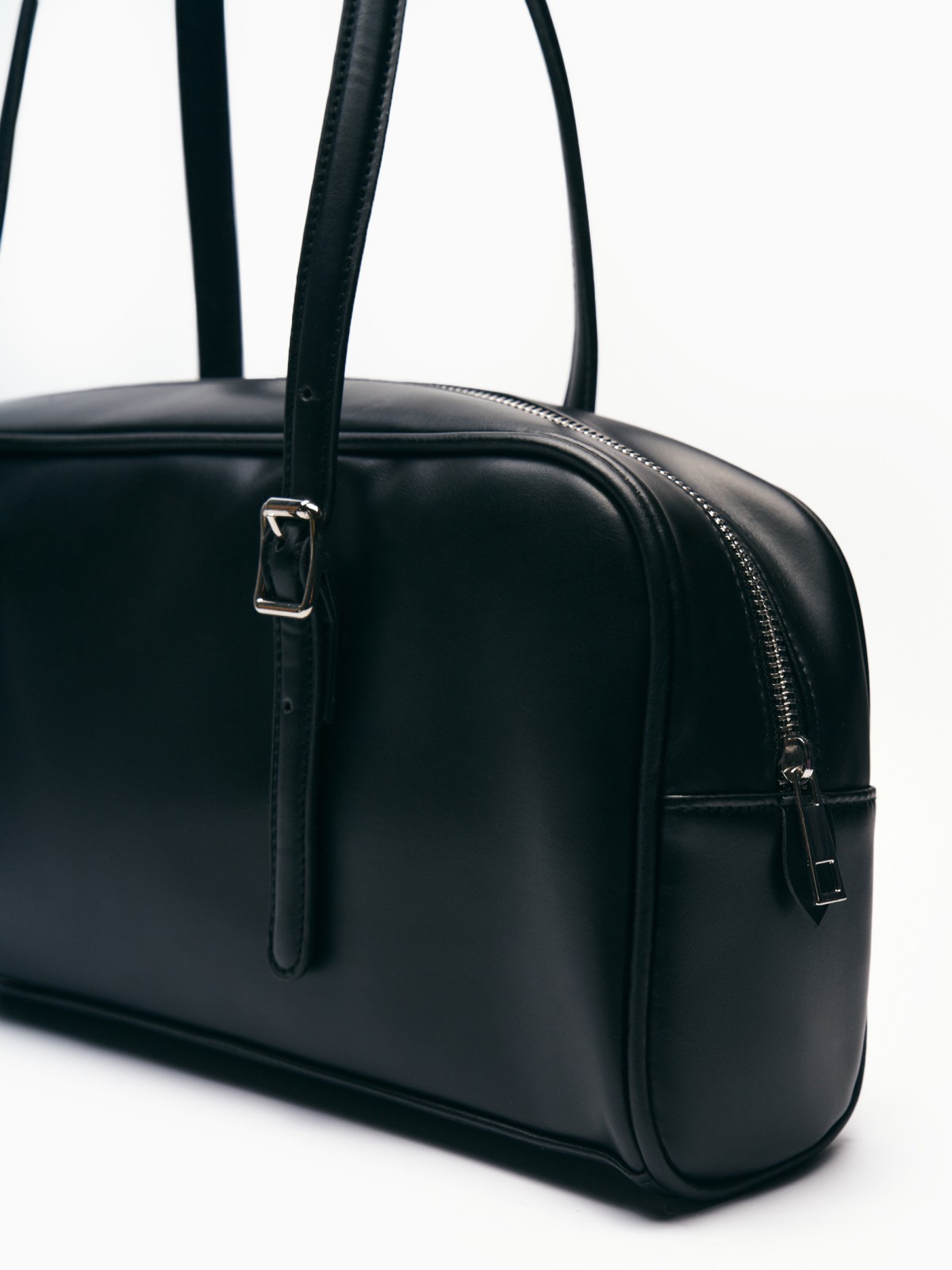 Сумка из экокожи на молнии