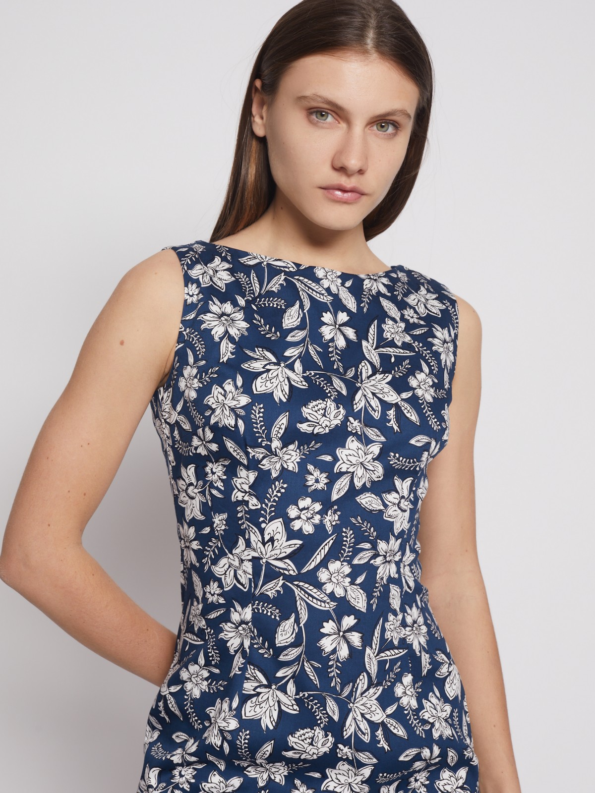 Принтованное платье-футляр без рукавов zolla 022248239082, цвет синий, размер XS - фото 5
