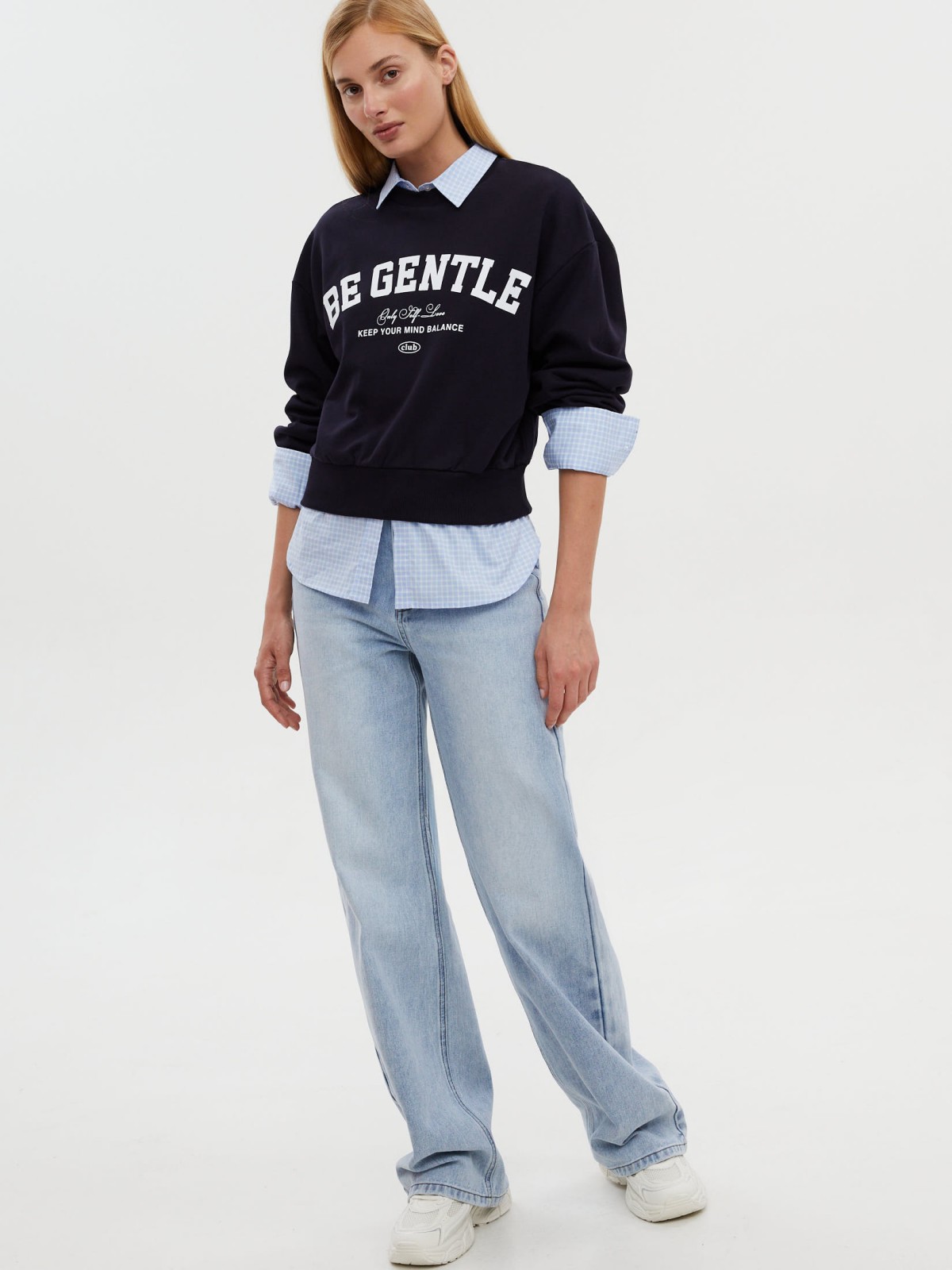 Короткий утеплённый свитшот с начёсом и принтом