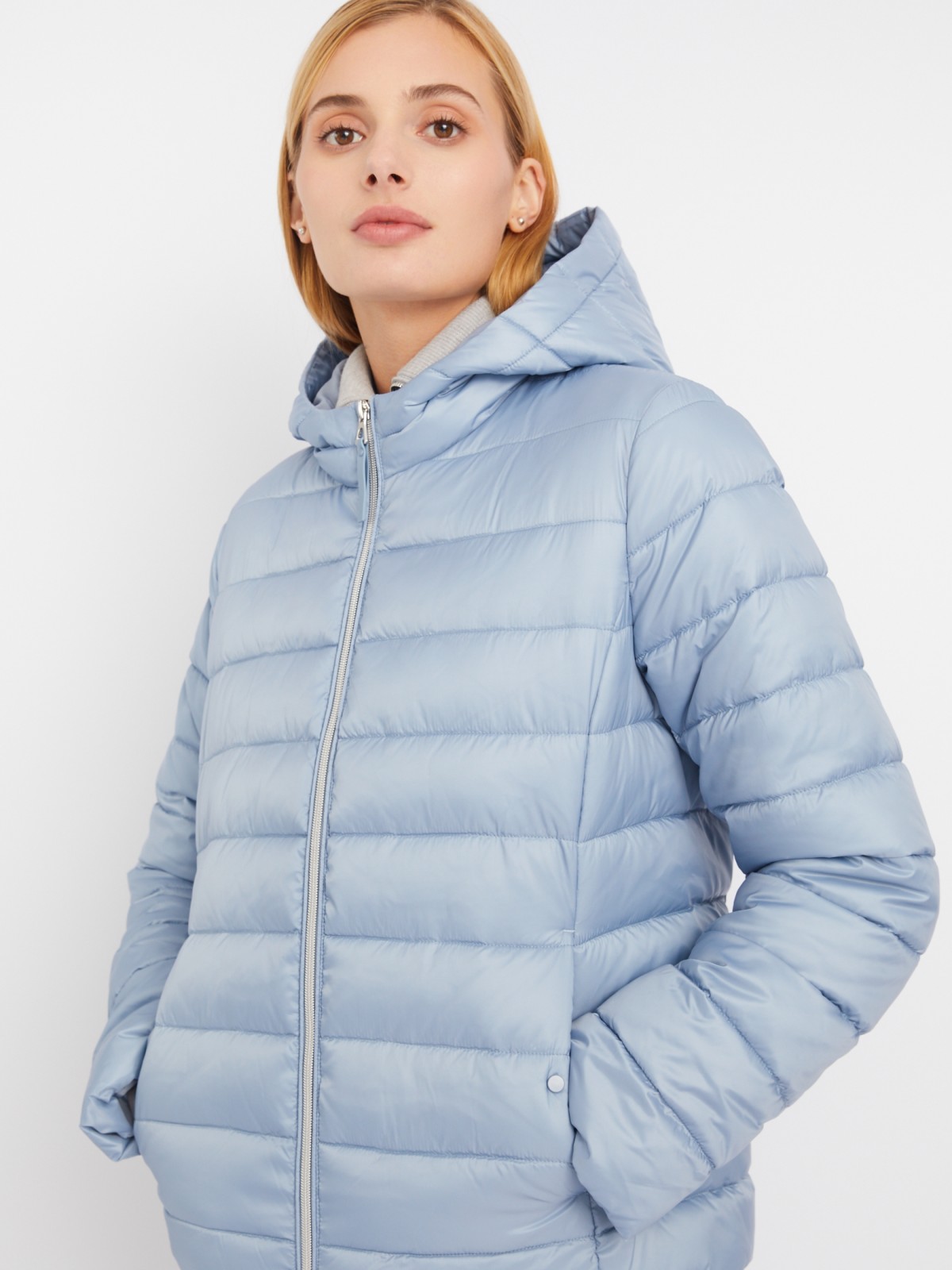 Утеплённая стёганая куртка укороченного фасона с капюшоном zolla 023335112224, цвет голубой, размер S - фото 3
