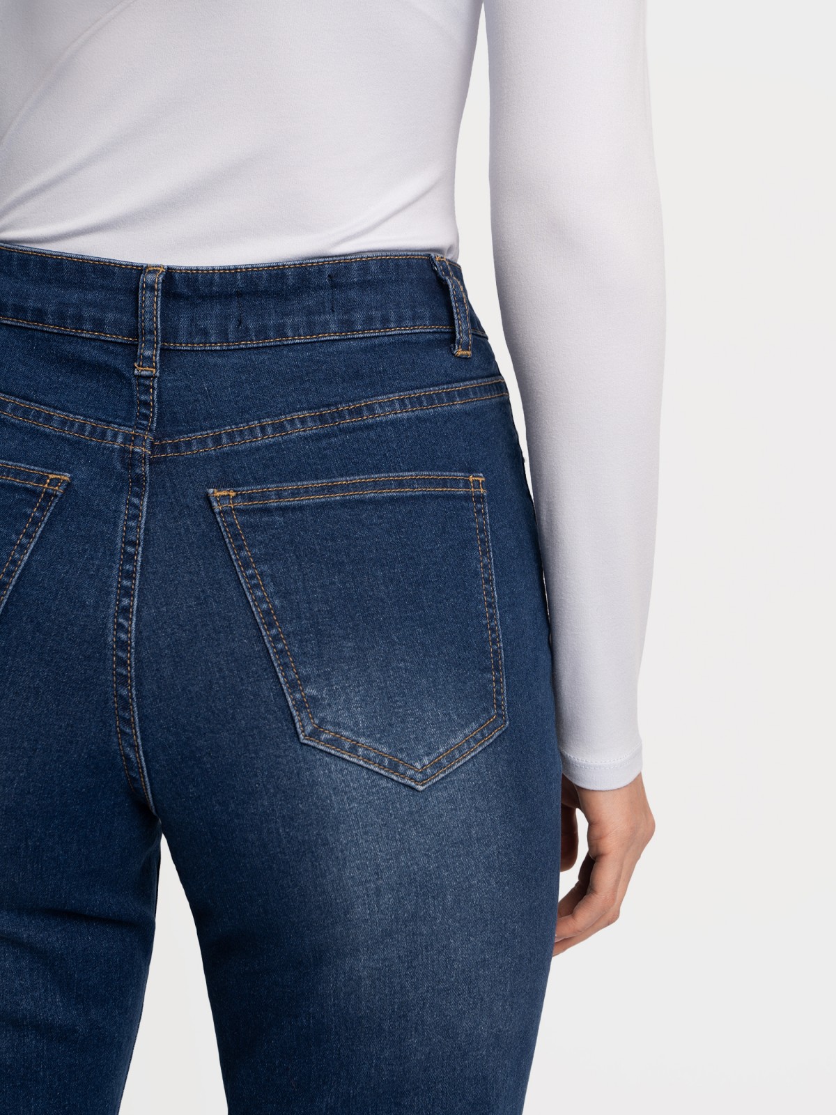 Джинсы силуэта Skinny со средней посадкой