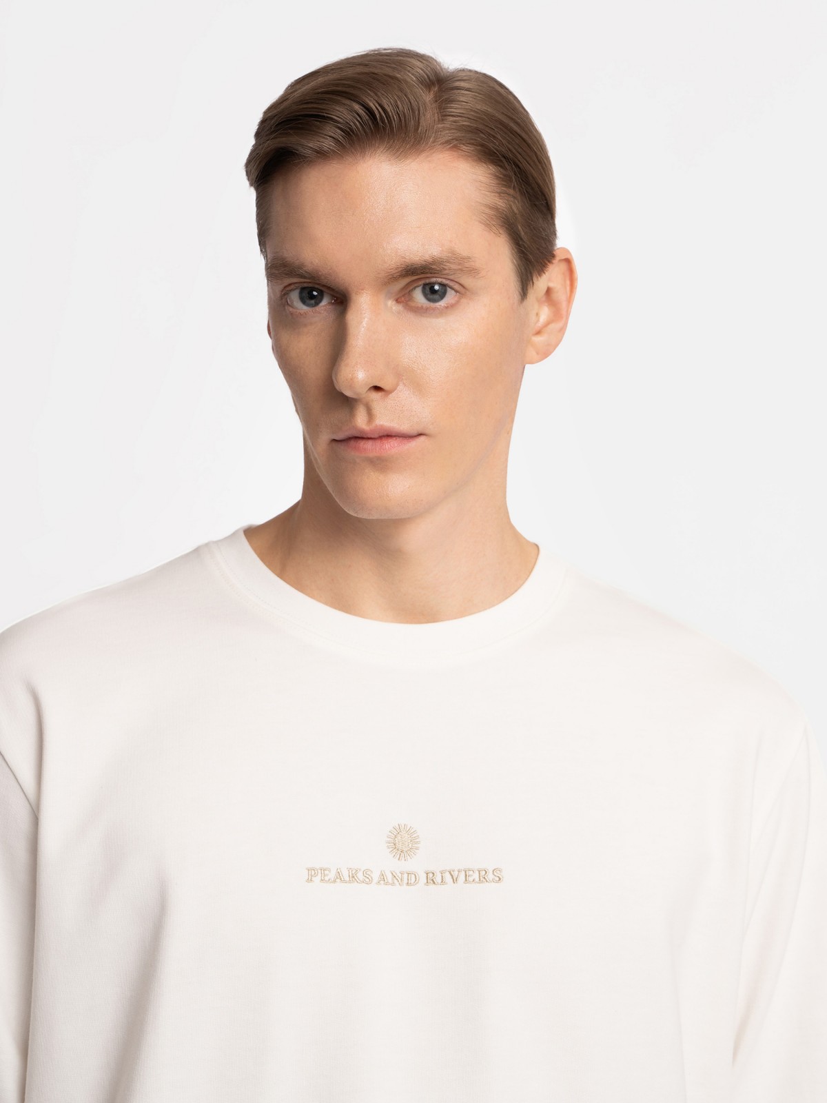 Футболка из хлопка с вышивкой