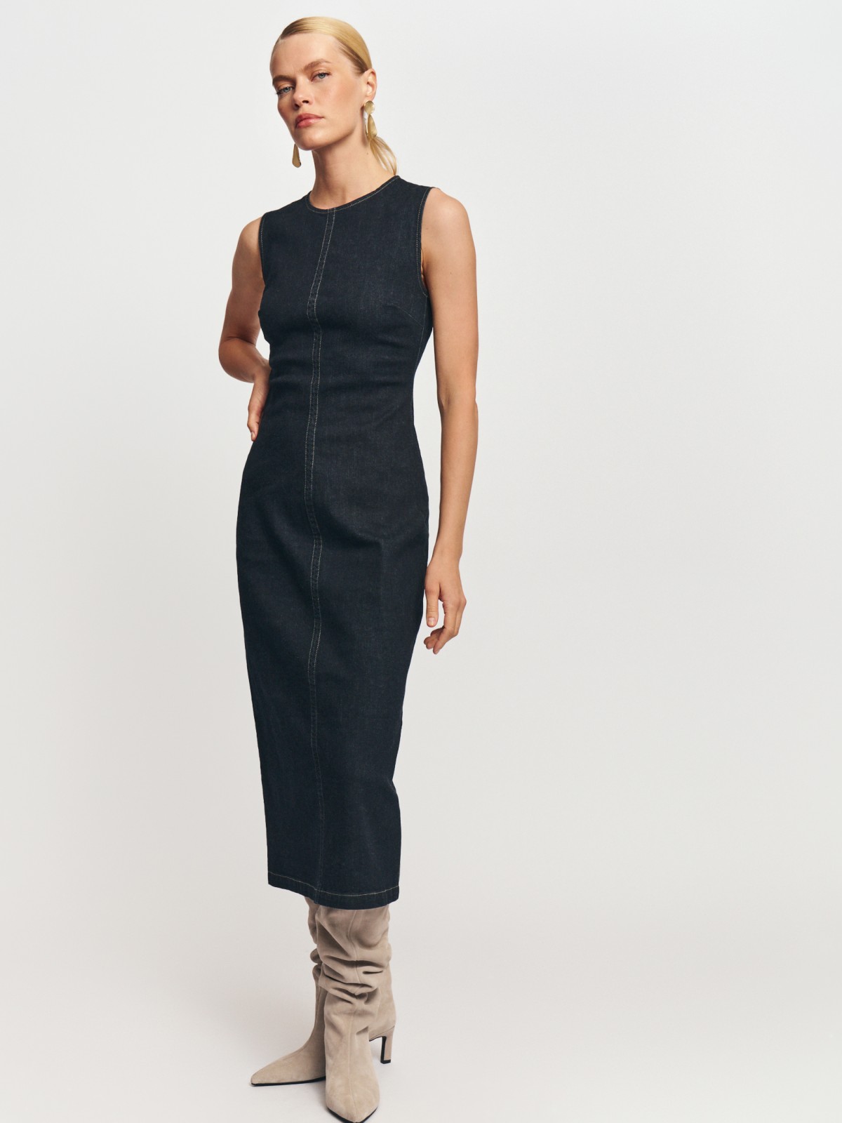 Джинсовое платье миди из хлопка без рукавов