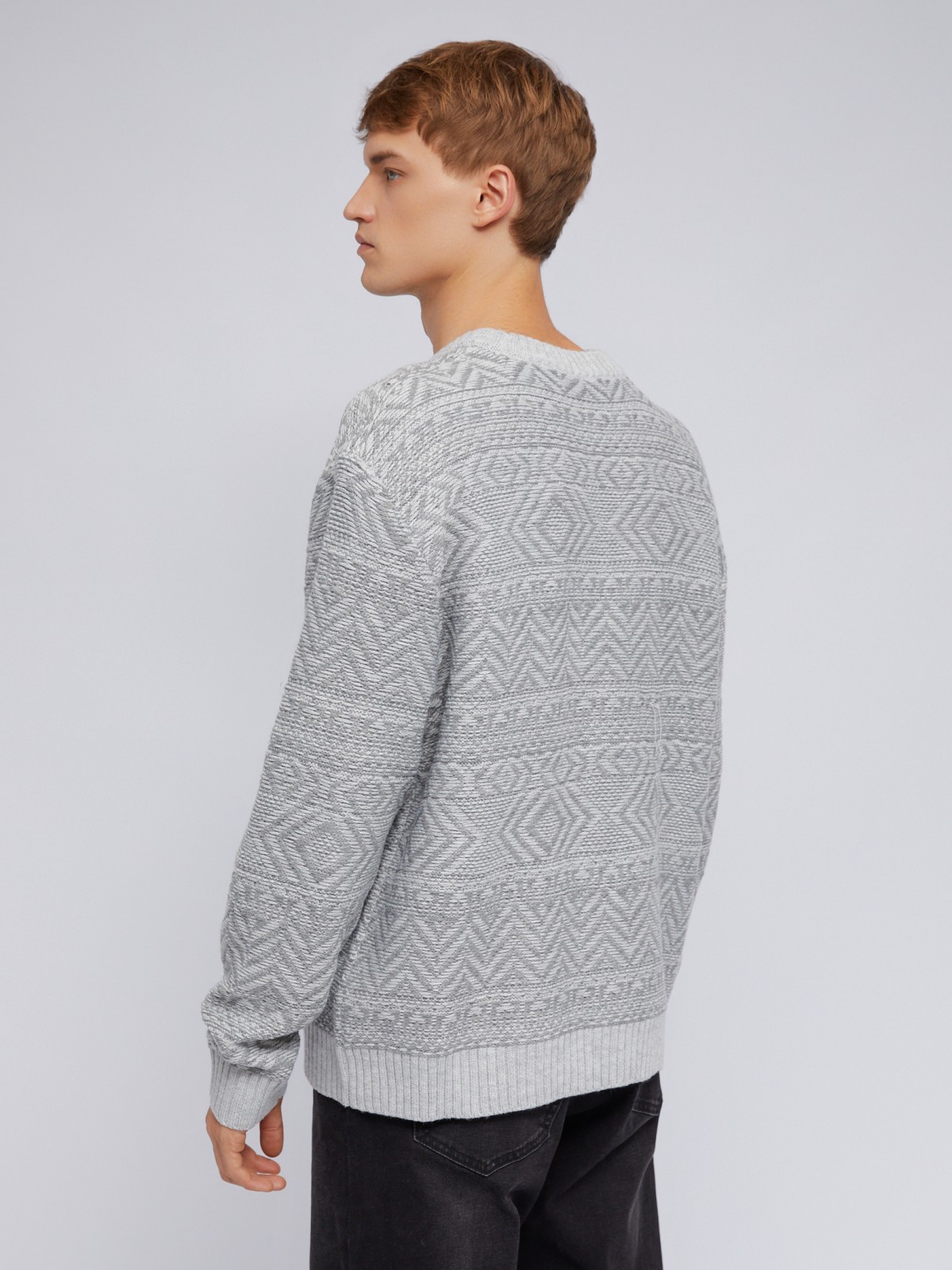 Тонкий вязаный джемпер с фактурным узором