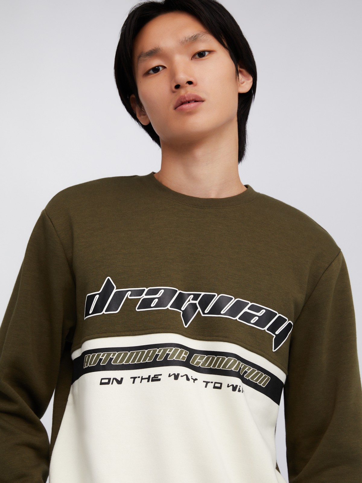 Трикотажный свитшот в стиле колор блок