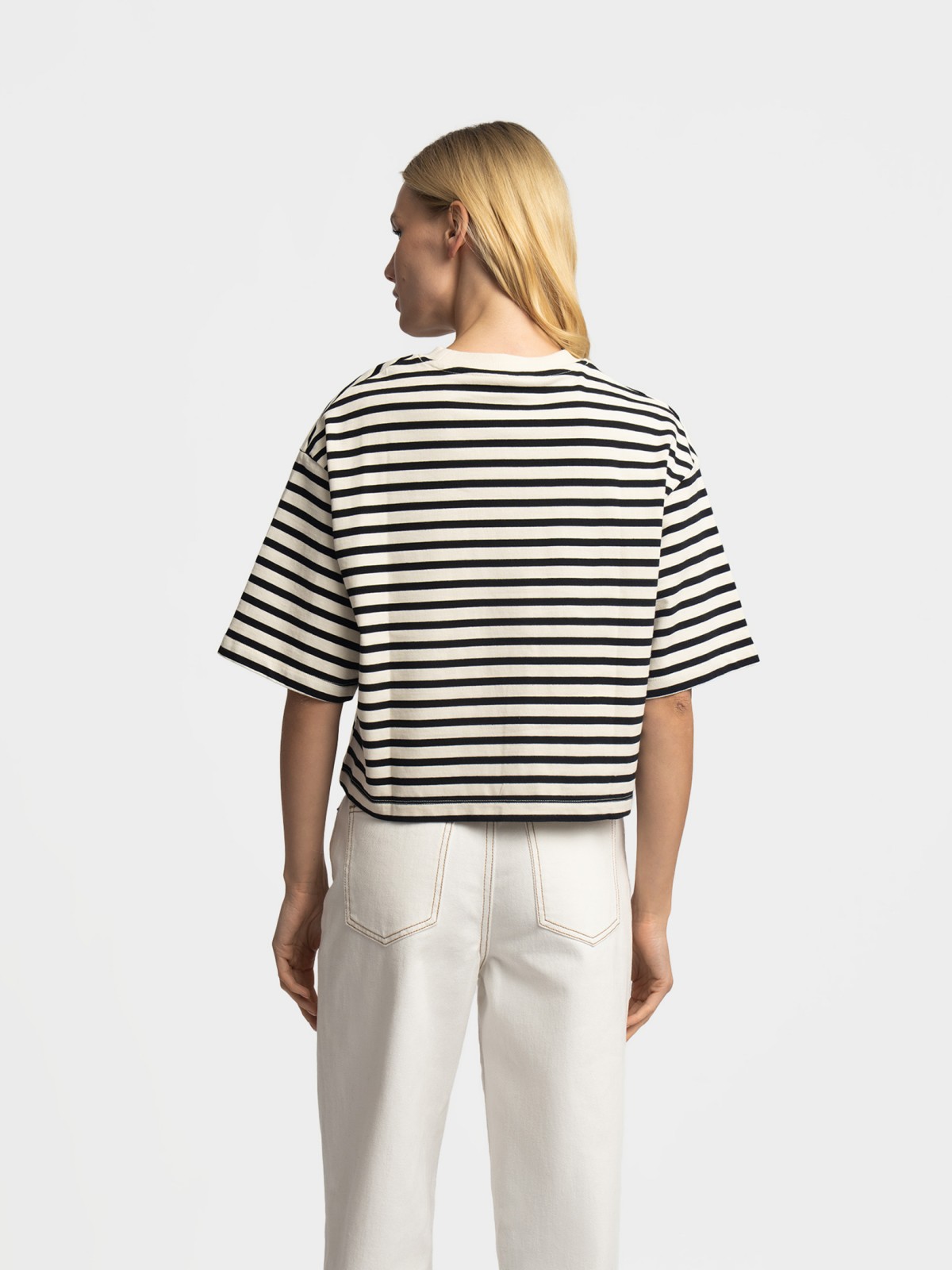 Короткая оверсайз футболка из хлопка