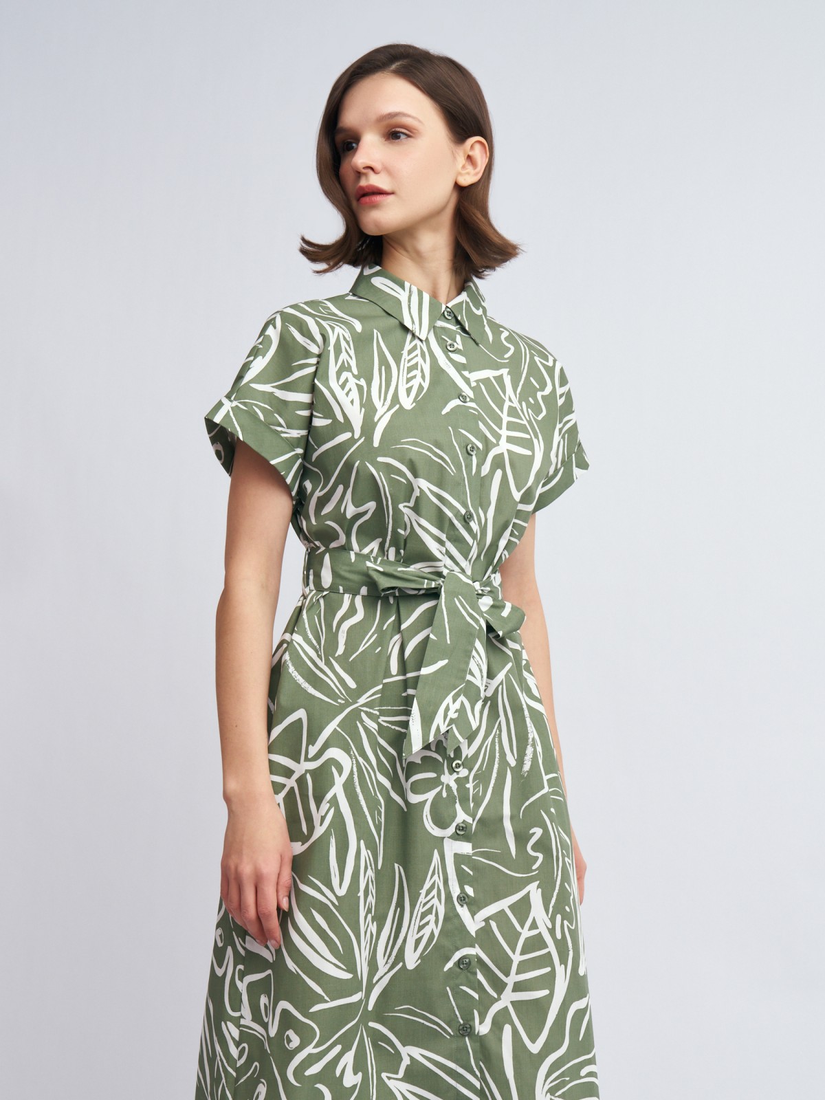 Платье-рубашка с коротким рукавом и поясом