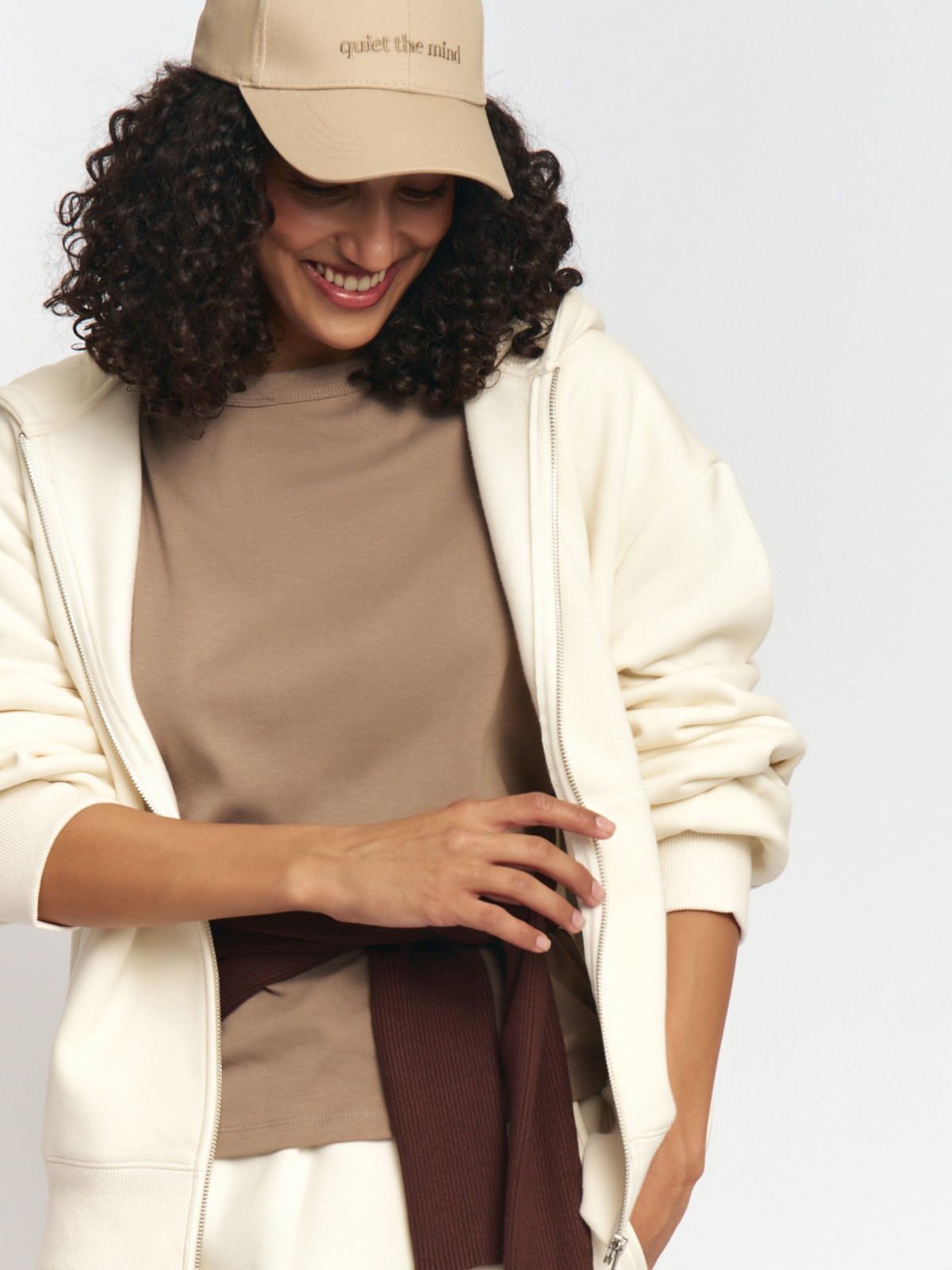 Утеплённая толстовка на молнии с начёсом и капюшоном