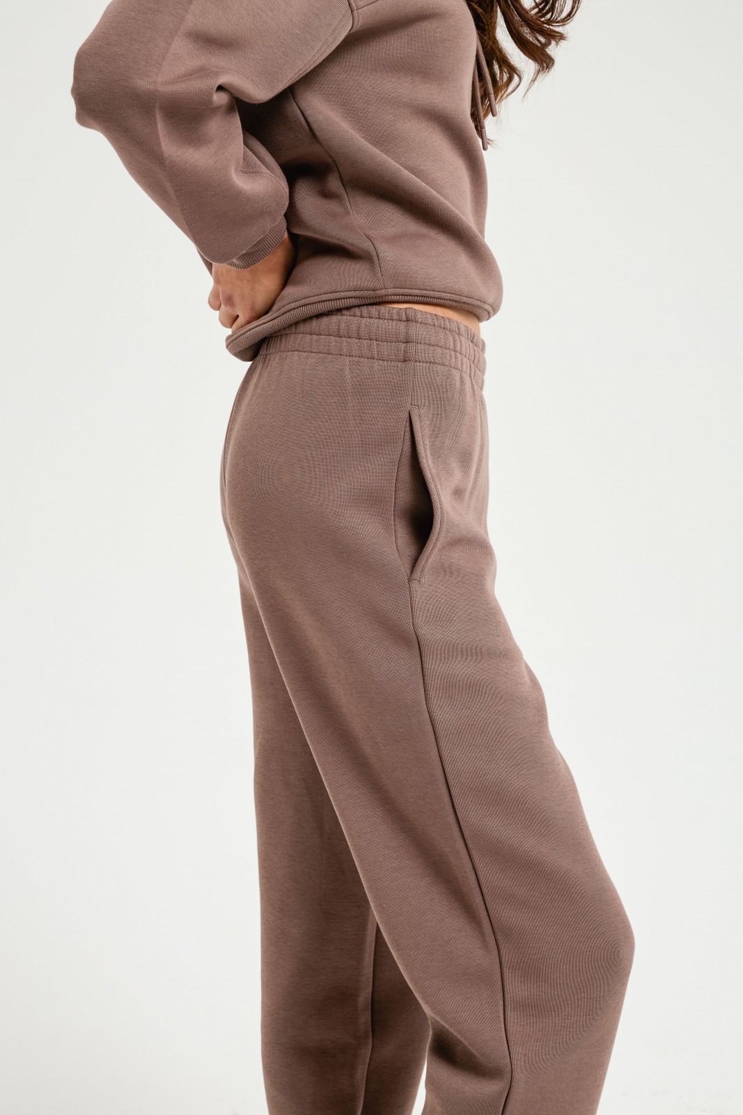 Брюки-джоггеры на резинке