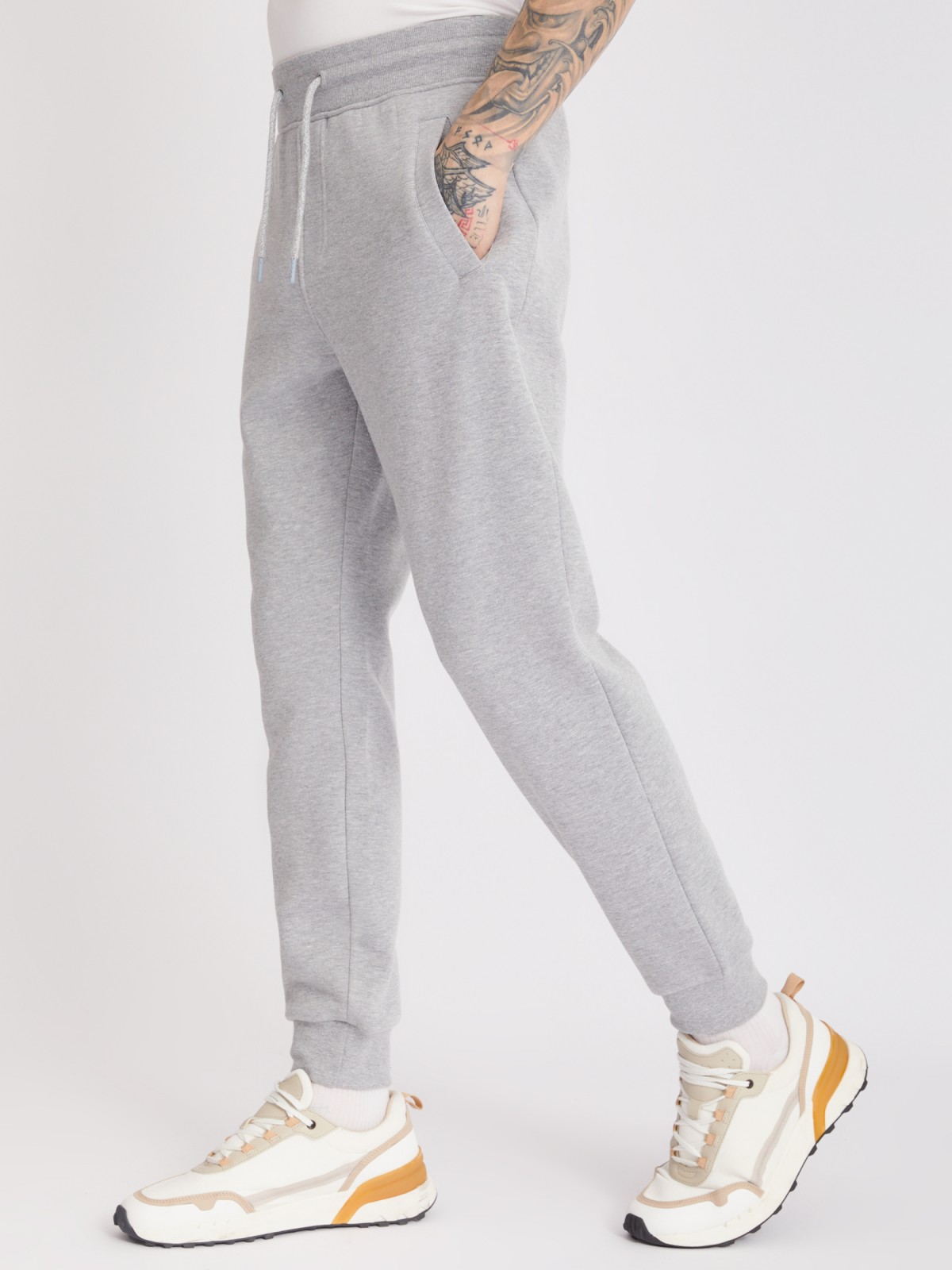 Утеплённые трикотажные брюки-джоггеры в спортивном стиле zolla 213337679012, цвет серый, размер S - фото 4