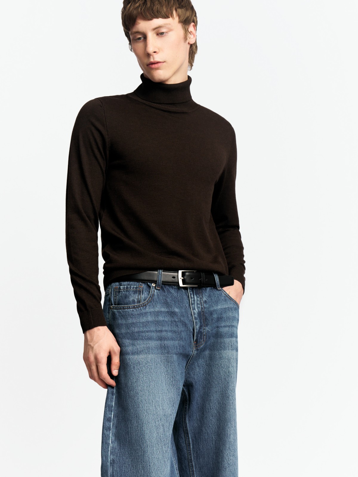 Тонкая трикотажная водолазка с горлом