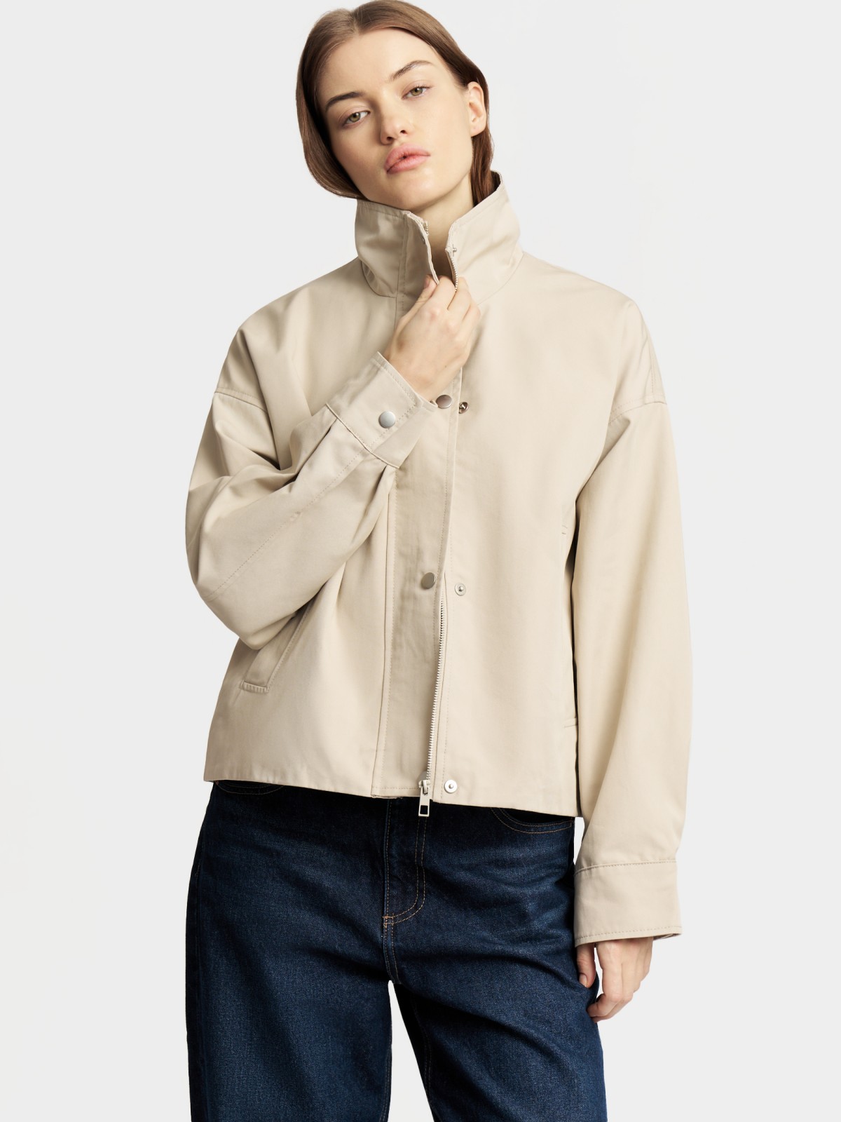 Куртка-ветровка с воротником