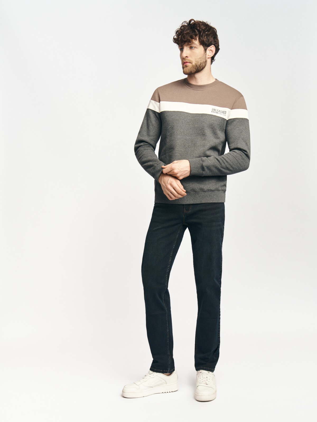 Утеплённый свитшот прямого кроя с начёсом