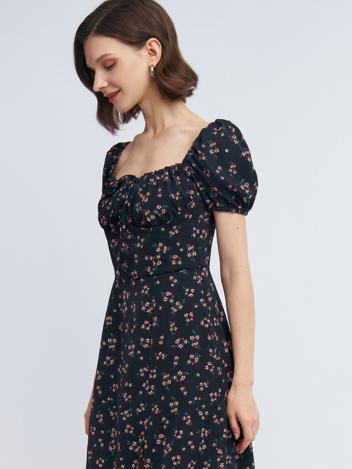 Платье миди с разрезом и цветочным принтом