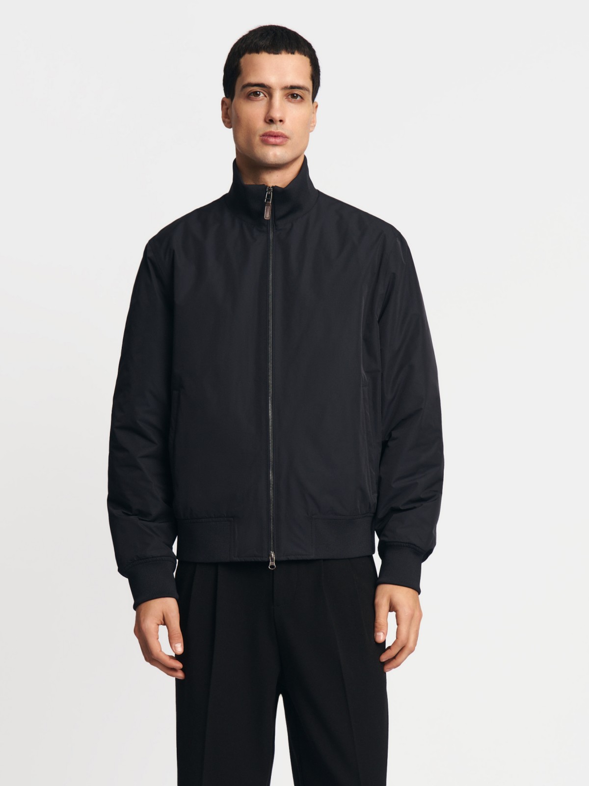 Утеплённая куртка-бомбер с воротником-стойкой