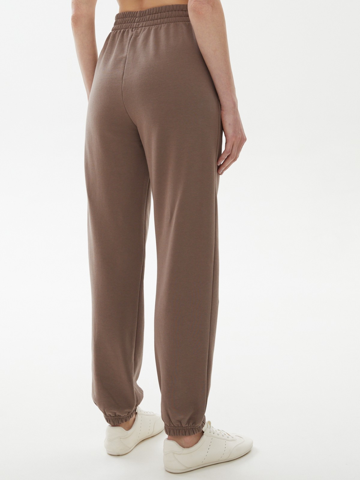 Утеплённые брюки-джоггеры на резинке