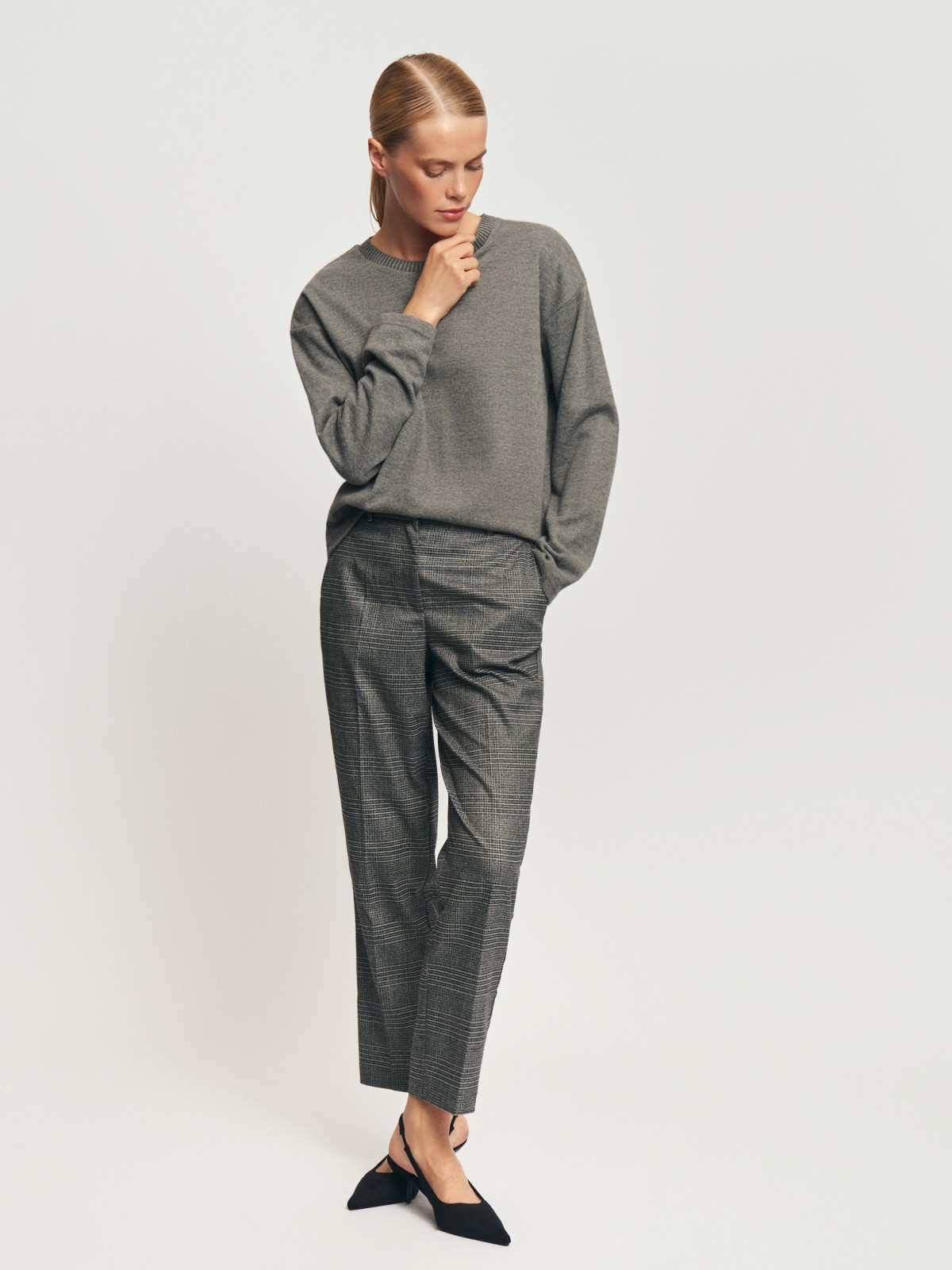 Офисные брюки силуэта Slim в клетку