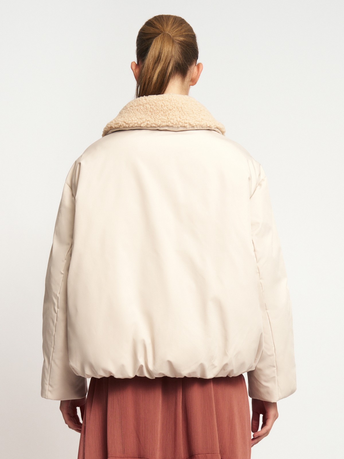 Тёплая куртка с воротником из экомеха