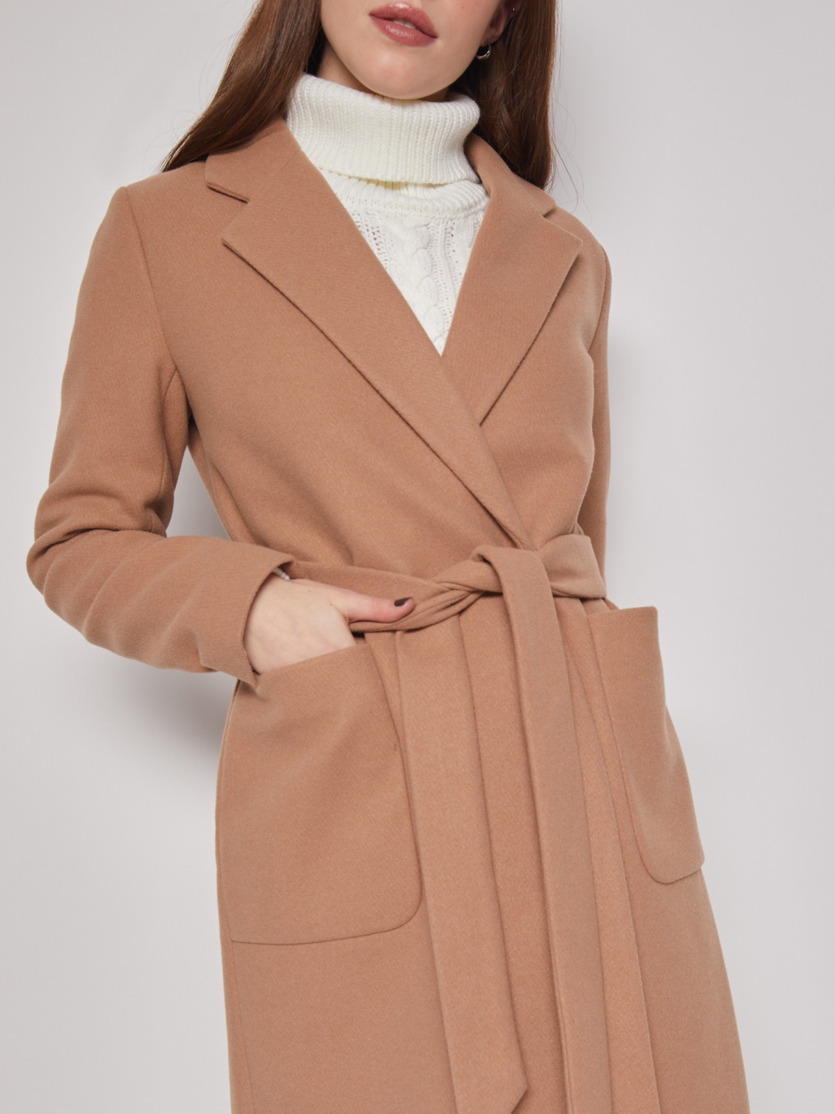 Пальто прямого силуэта с поясом