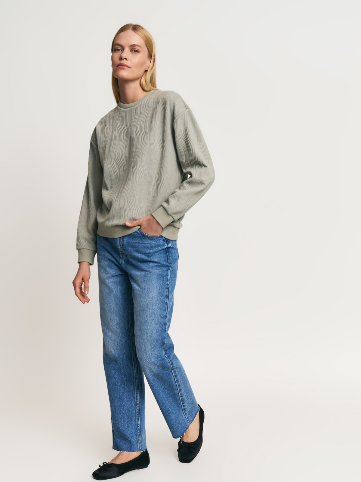 Трикотажный свитшот с фактурным узором