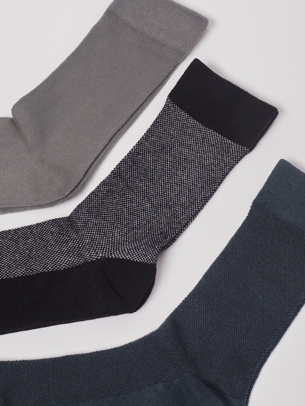 Набор высоких носков (3 пары в комплекте) zolla 01311995P155, цвет серый, размер 25-27 - фото 2