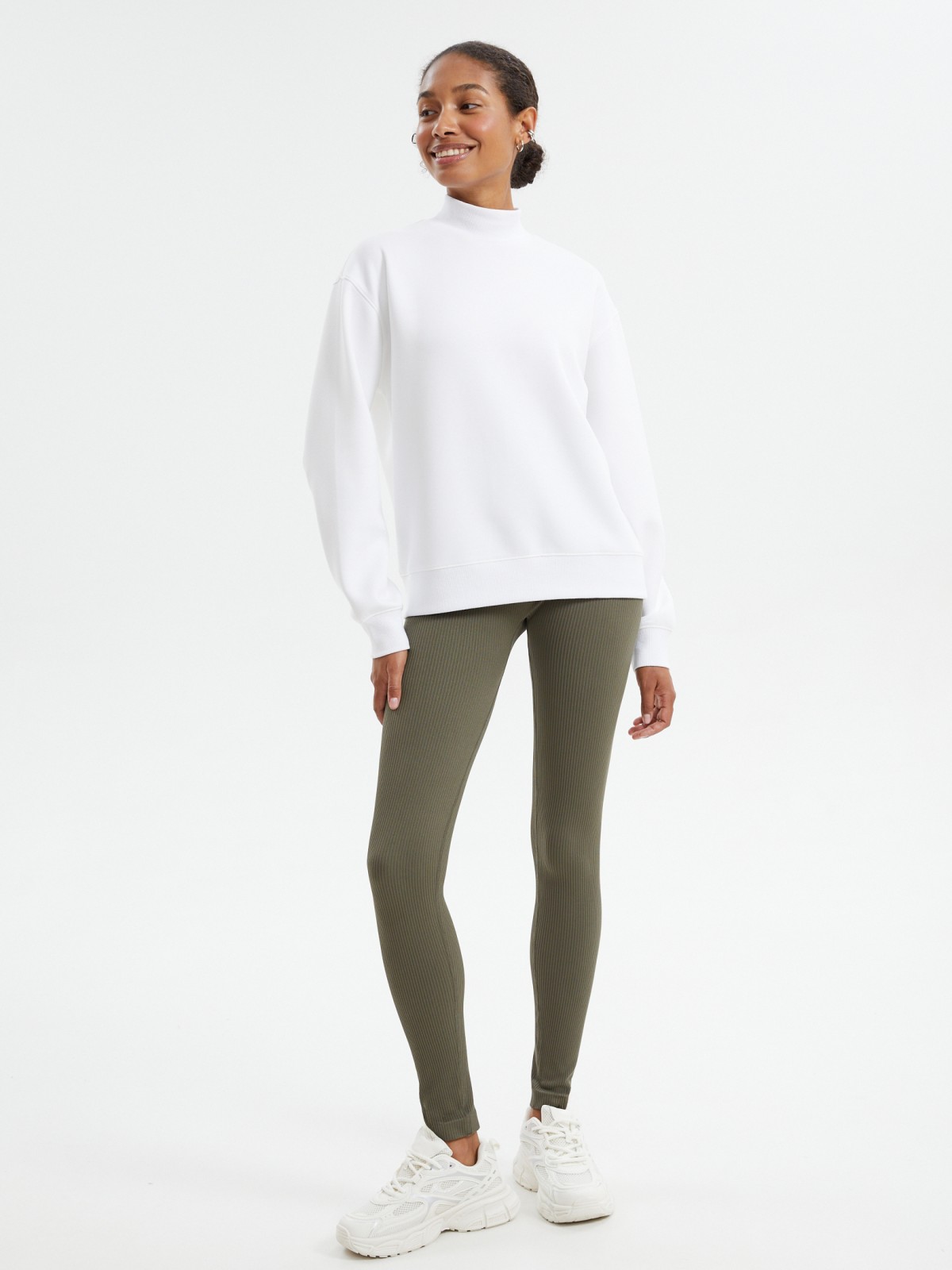 Свитшот с воротником-стойкой